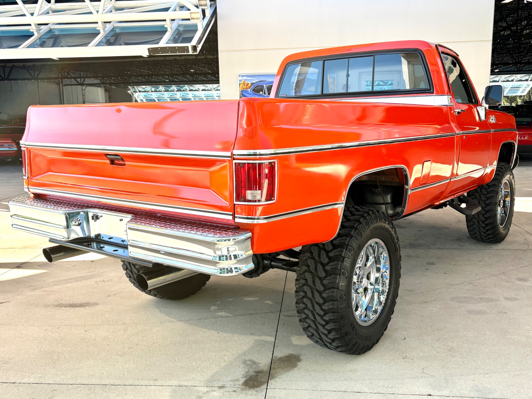 Vehicle photo 5
