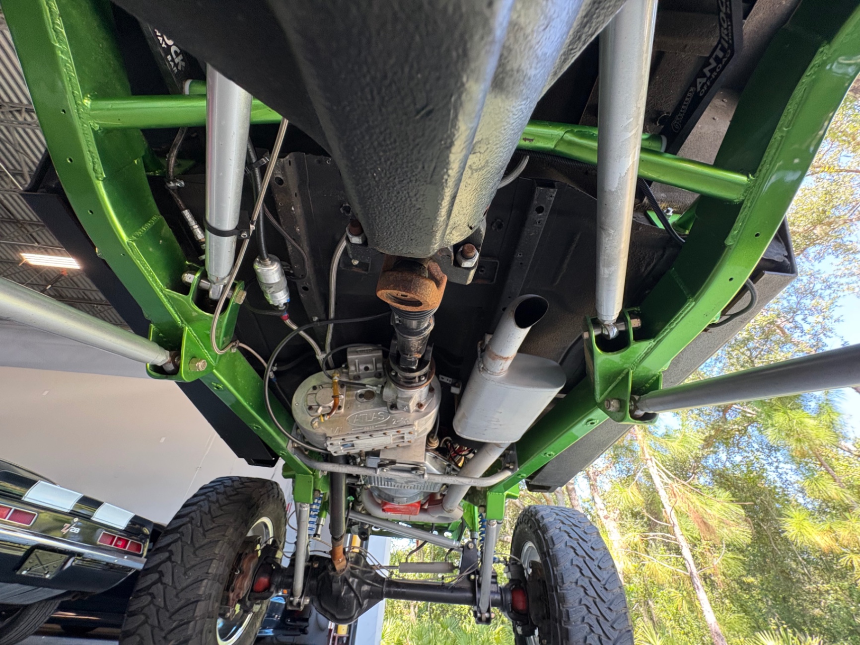 Vehicle photo 44