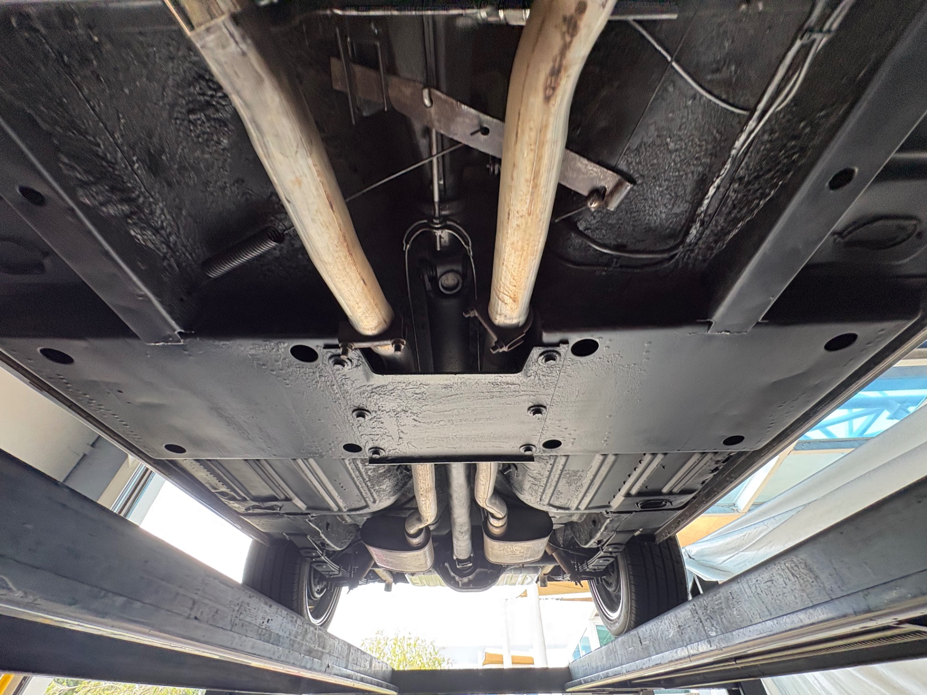 Vehicle photo 62