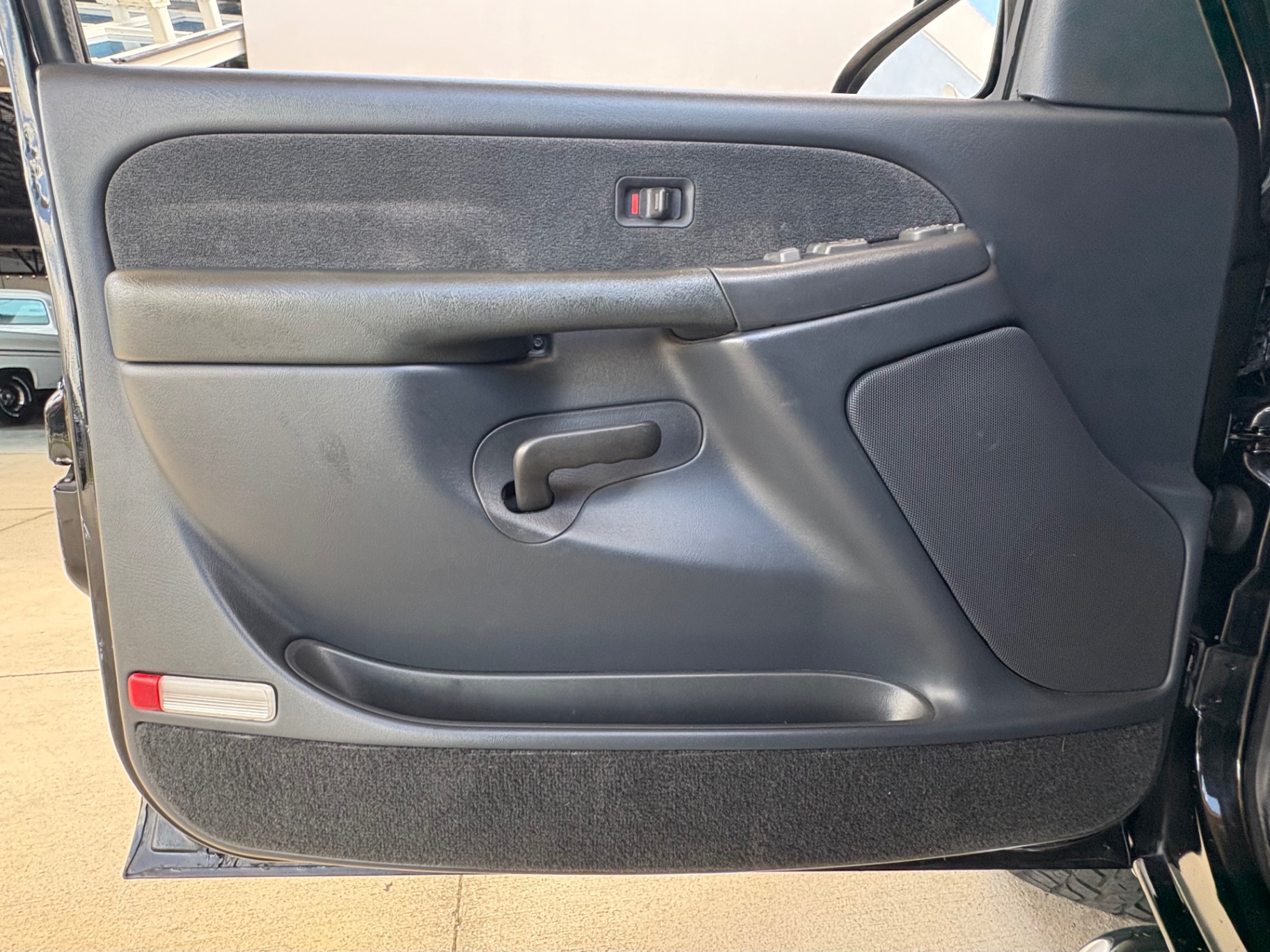 Vehicle photo 30