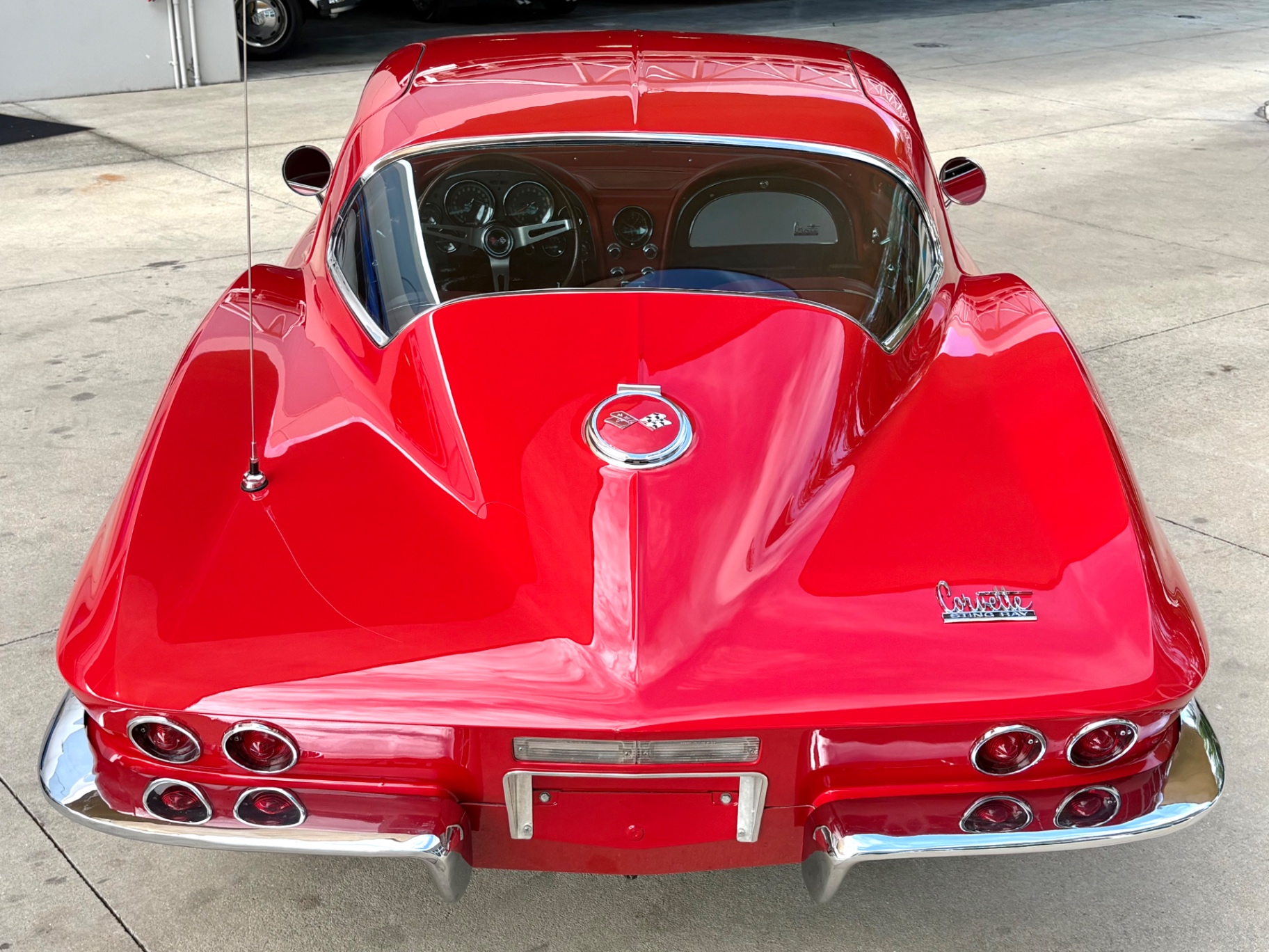 Vehicle photo 9