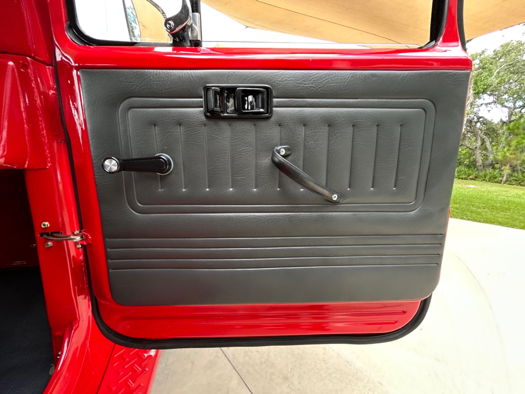 Vehicle photo 36