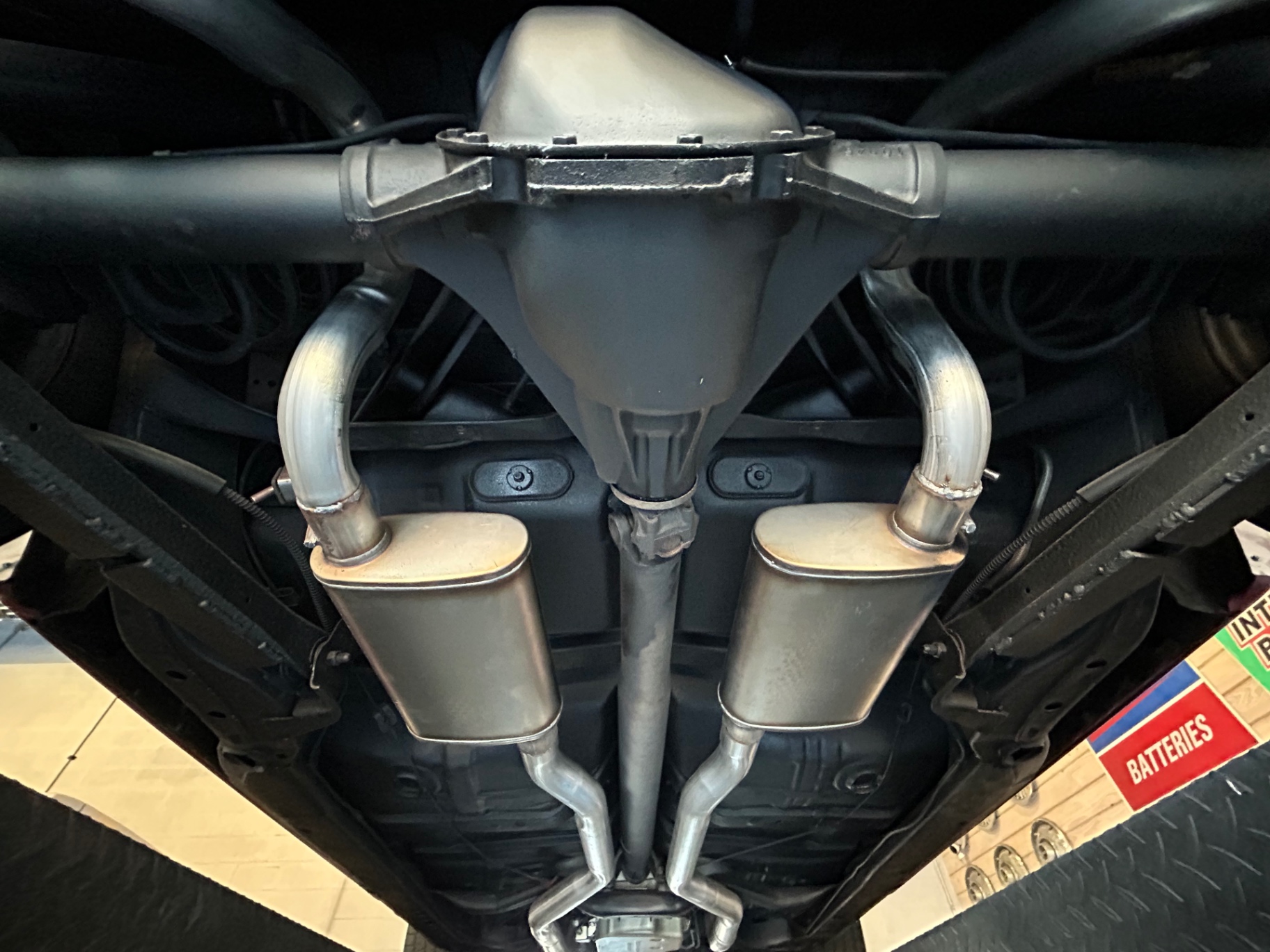 Vehicle photo 34