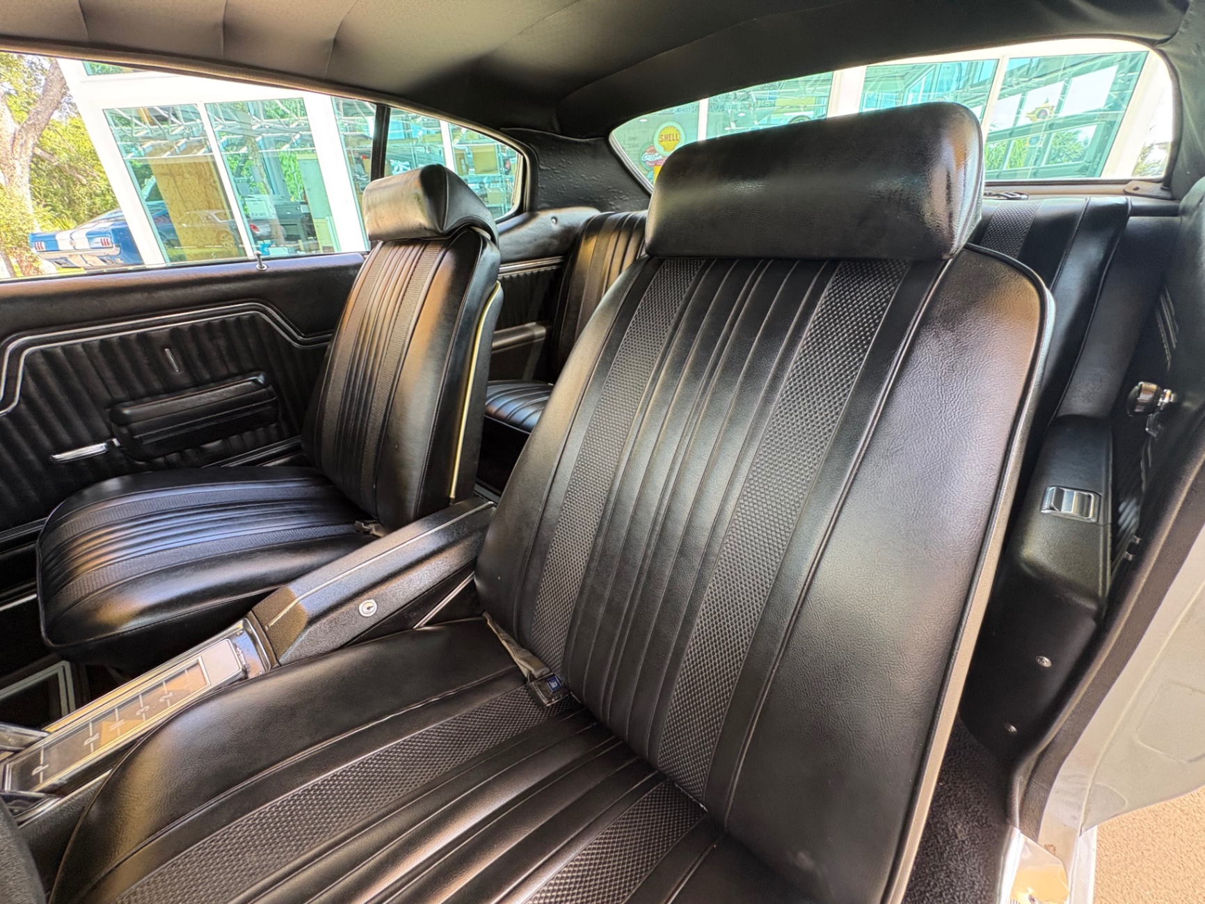 Vehicle photo 40