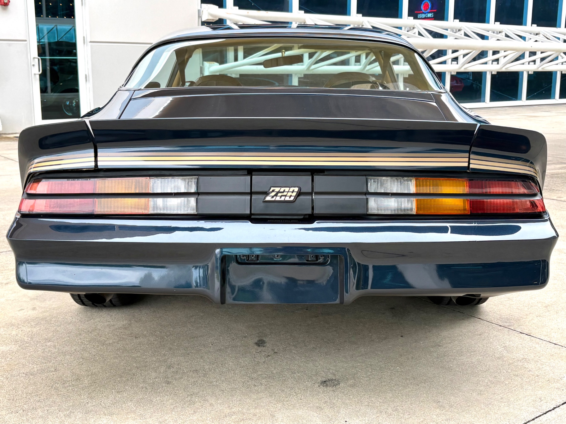 Vehicle photo 7