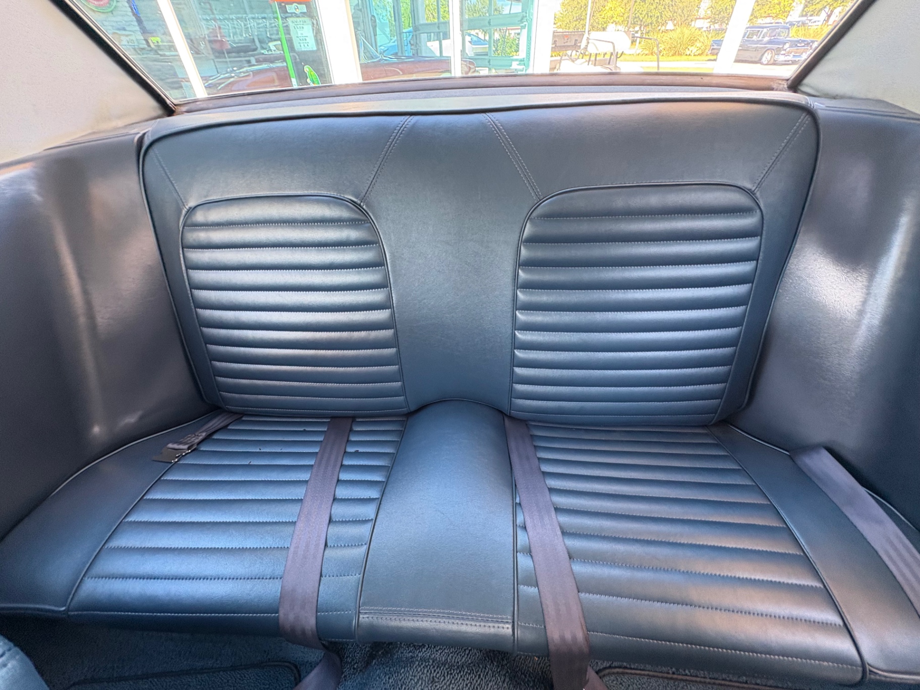 Vehicle photo 38