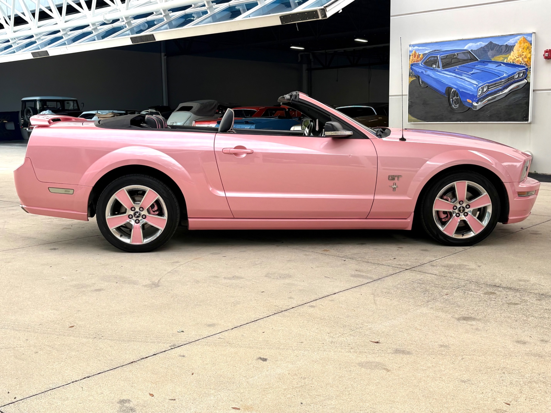 Vehicle photo 5
