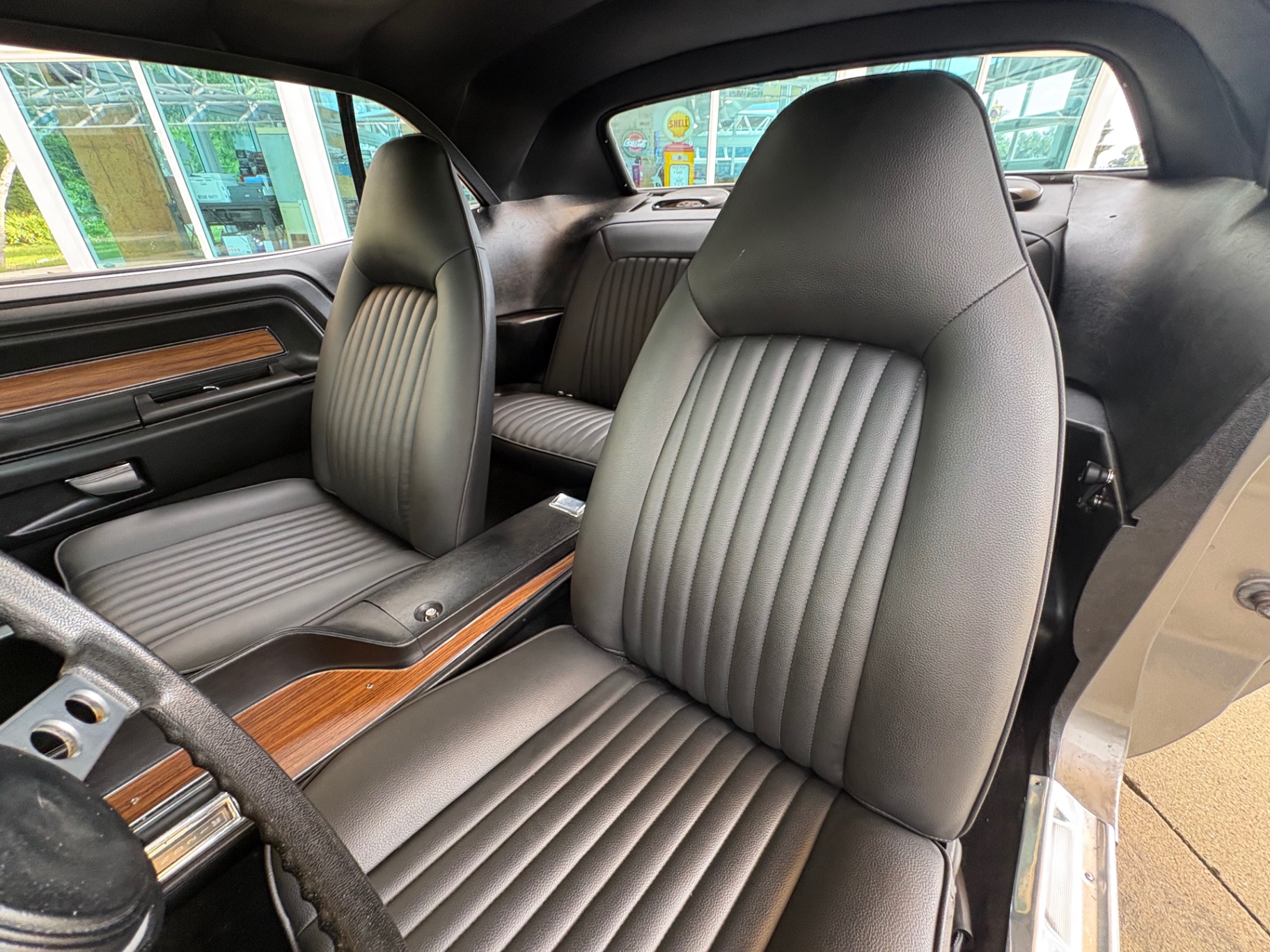 Vehicle photo 39