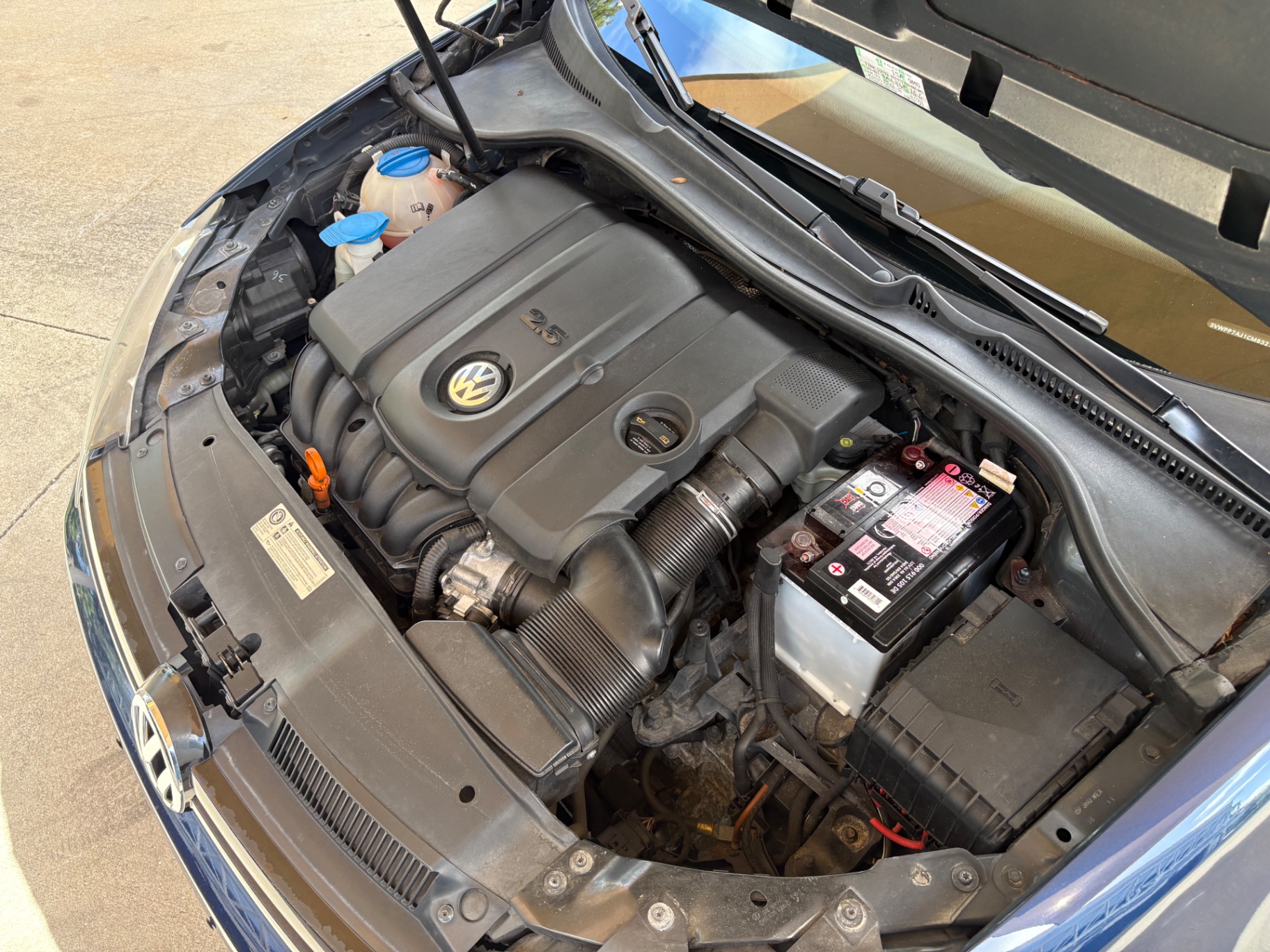 Vehicle photo 28