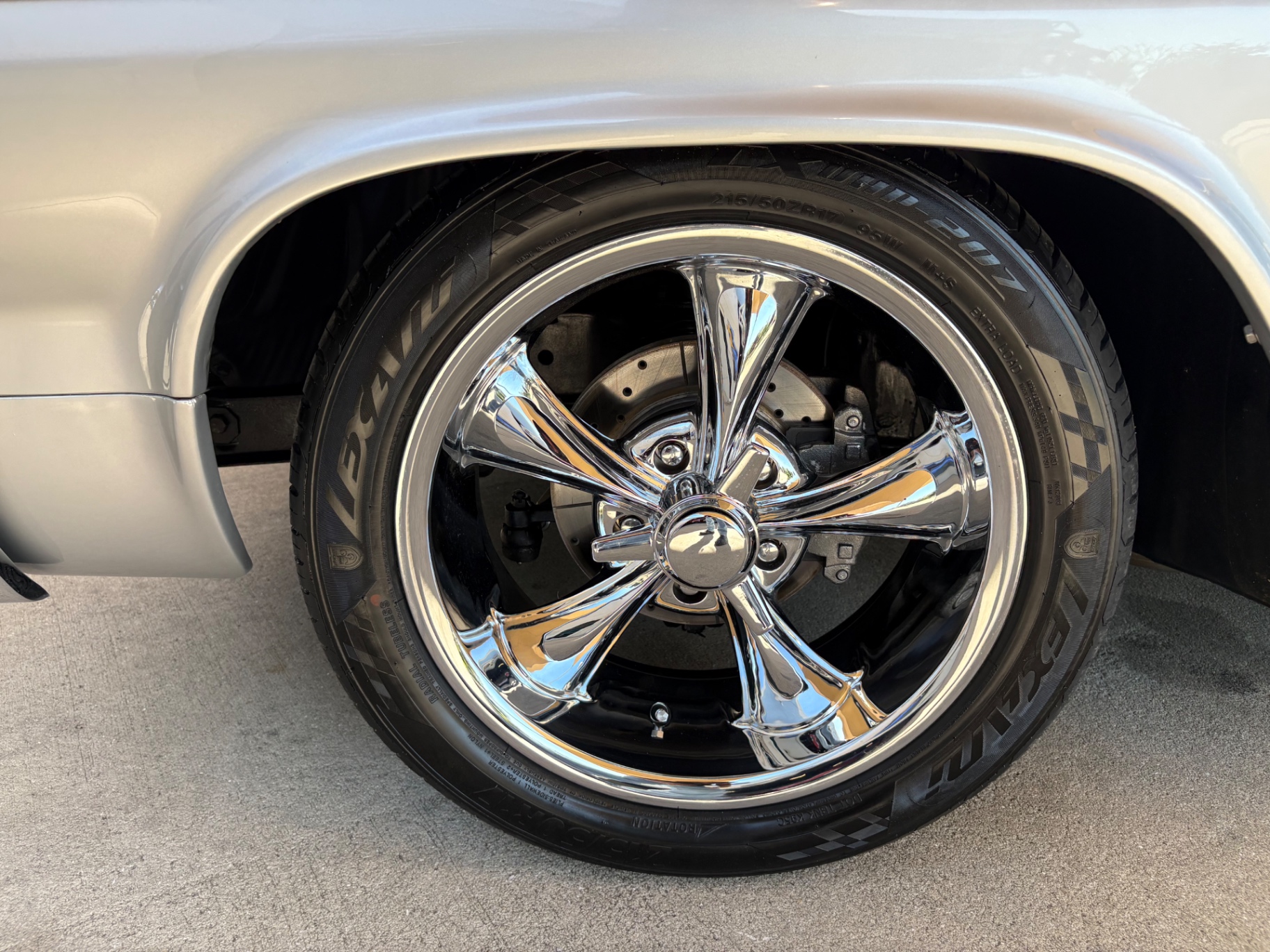 Vehicle photo 27