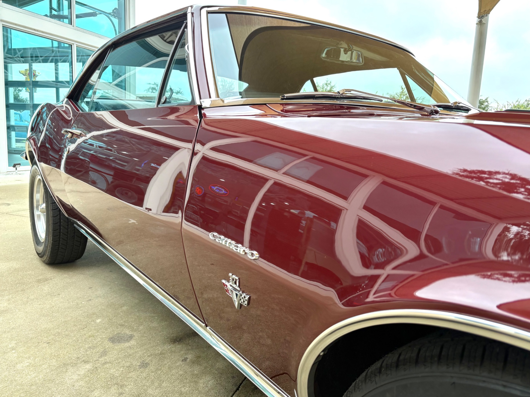 Vehicle photo 17
