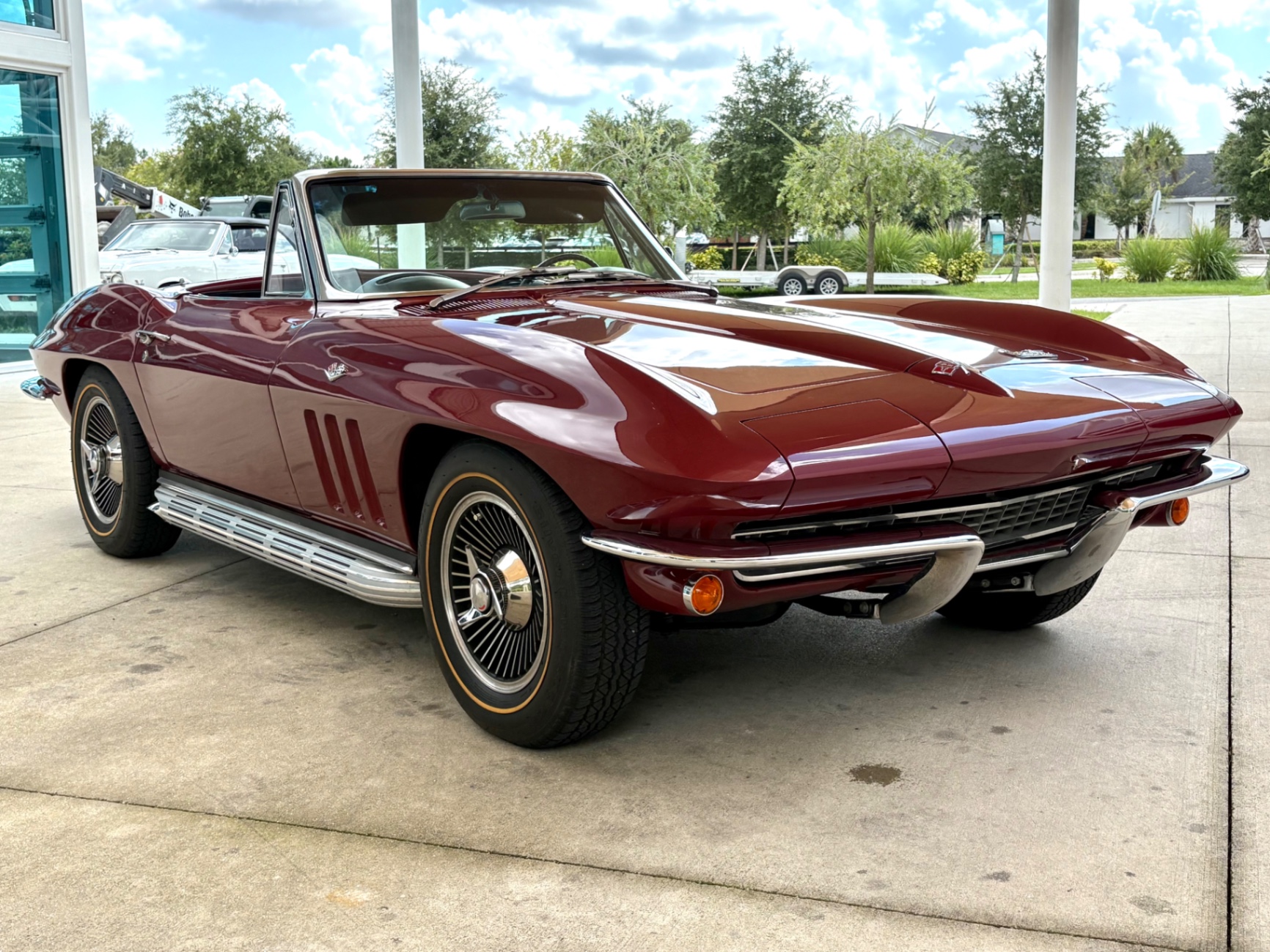 Vehicle photo 4