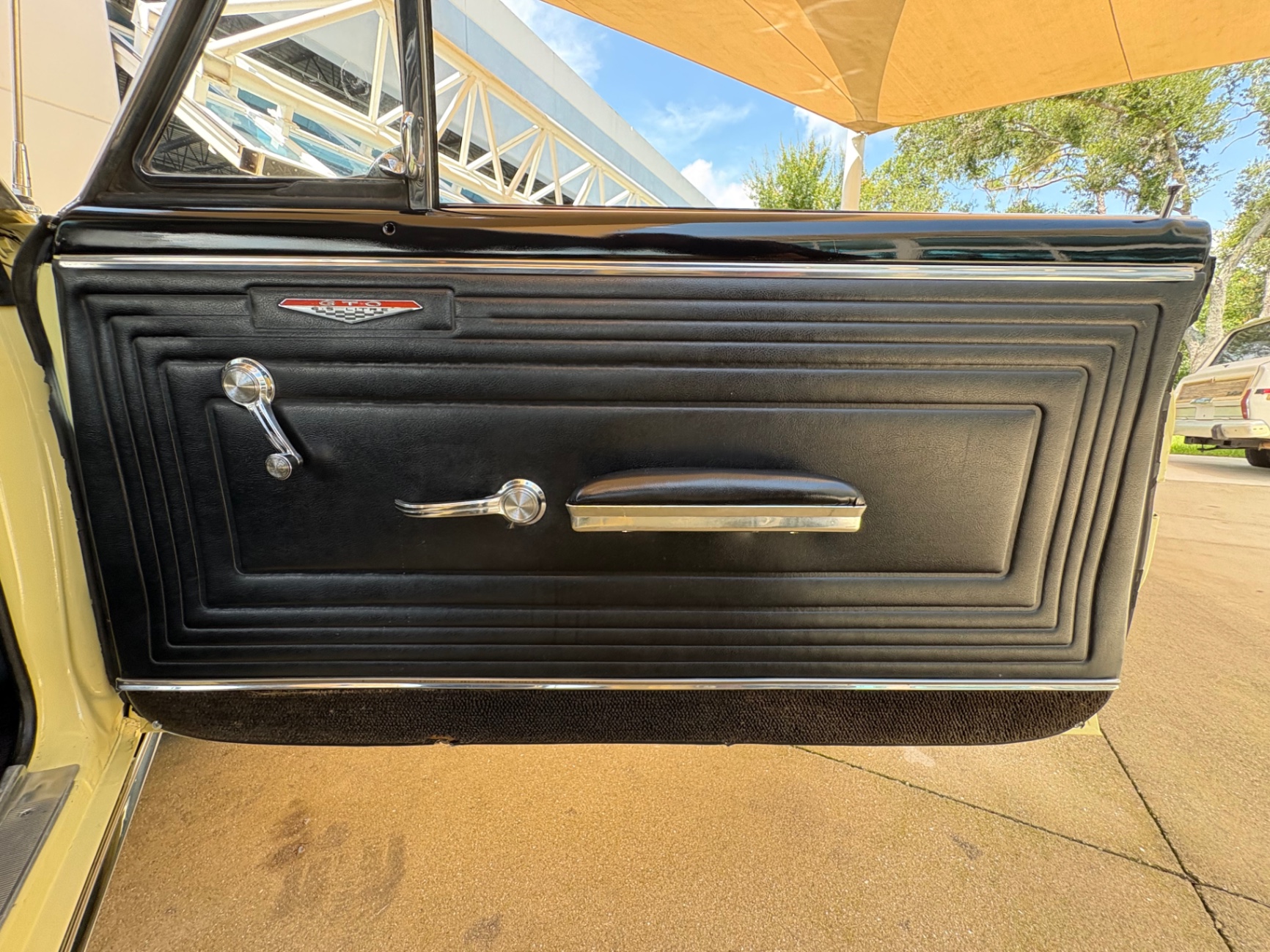 Vehicle photo 39