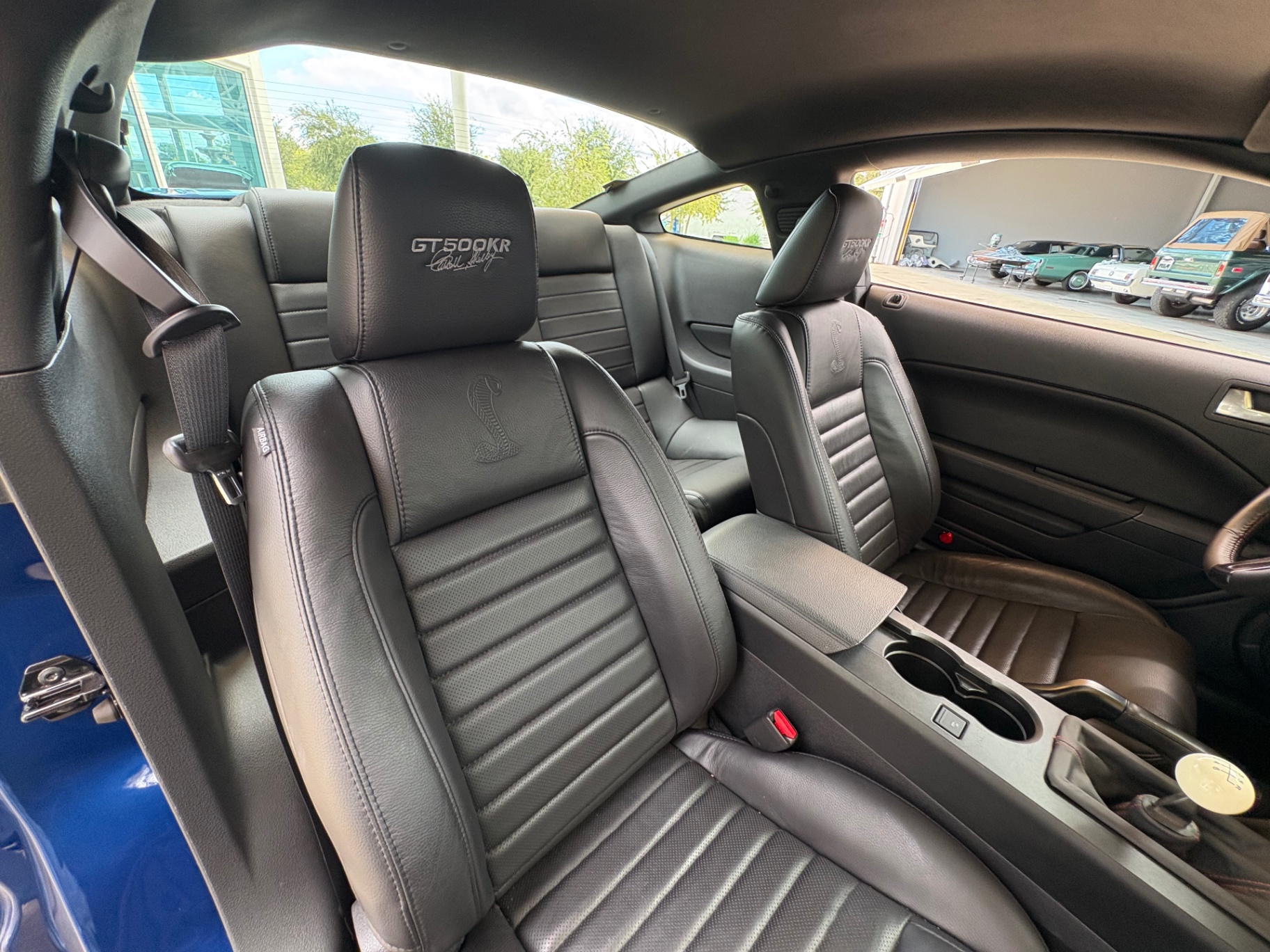 Vehicle photo 43