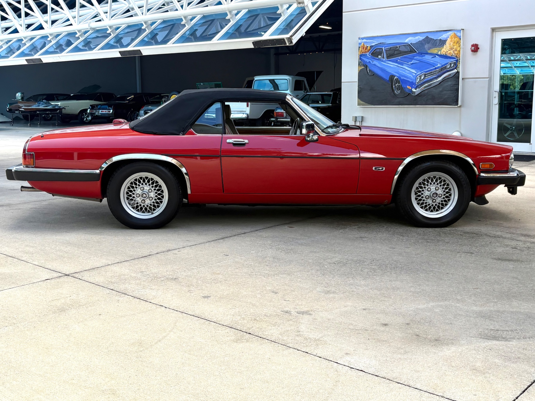 Vehicle photo 22
