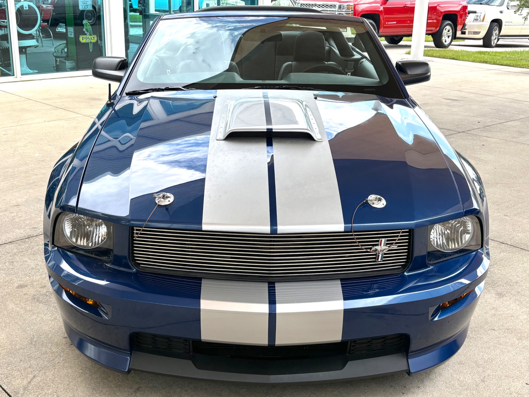 Vehicle photo 3