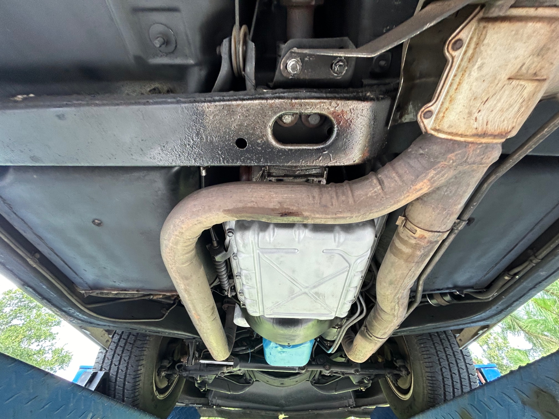 Vehicle photo 30