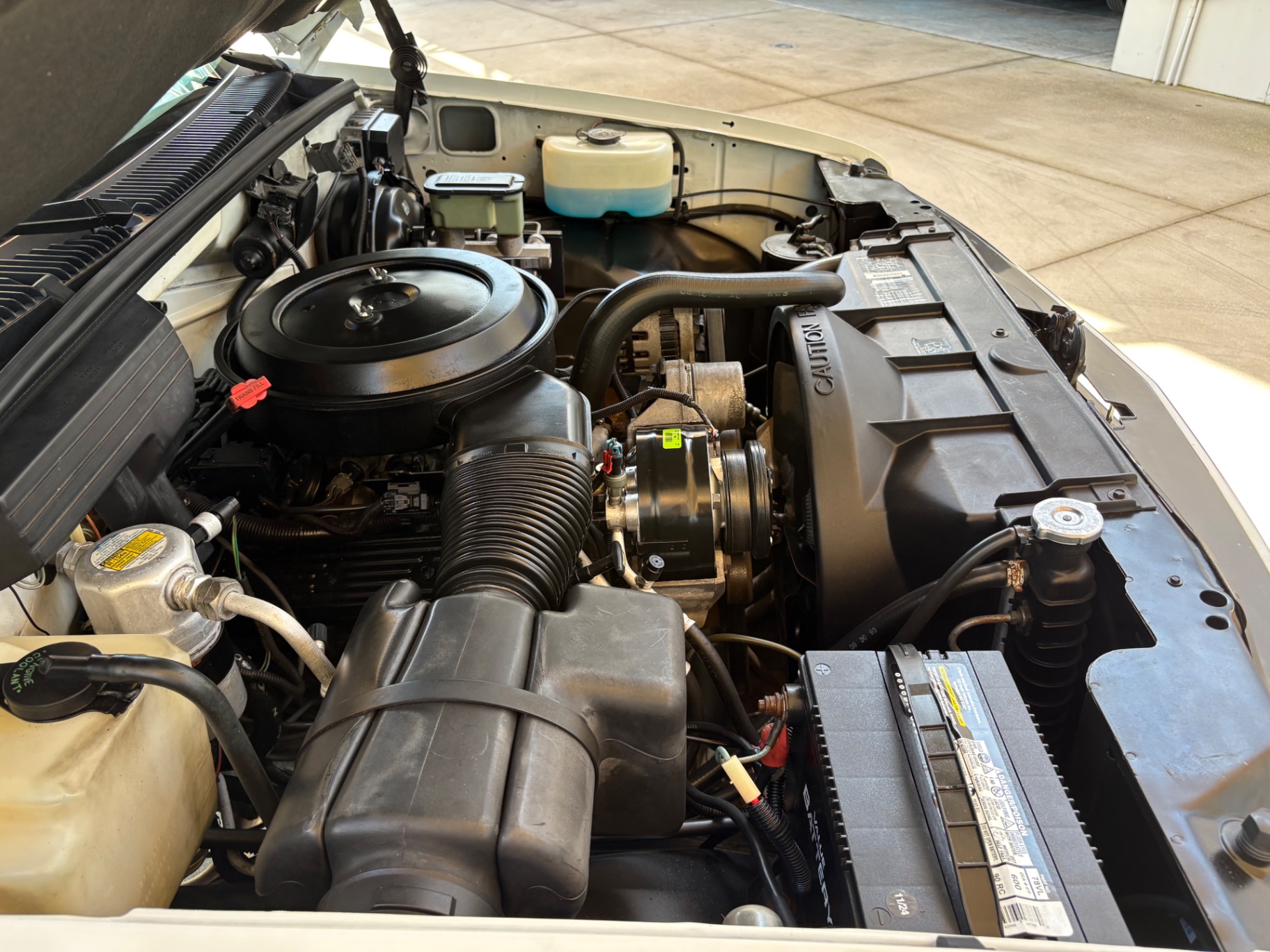 Vehicle photo 25