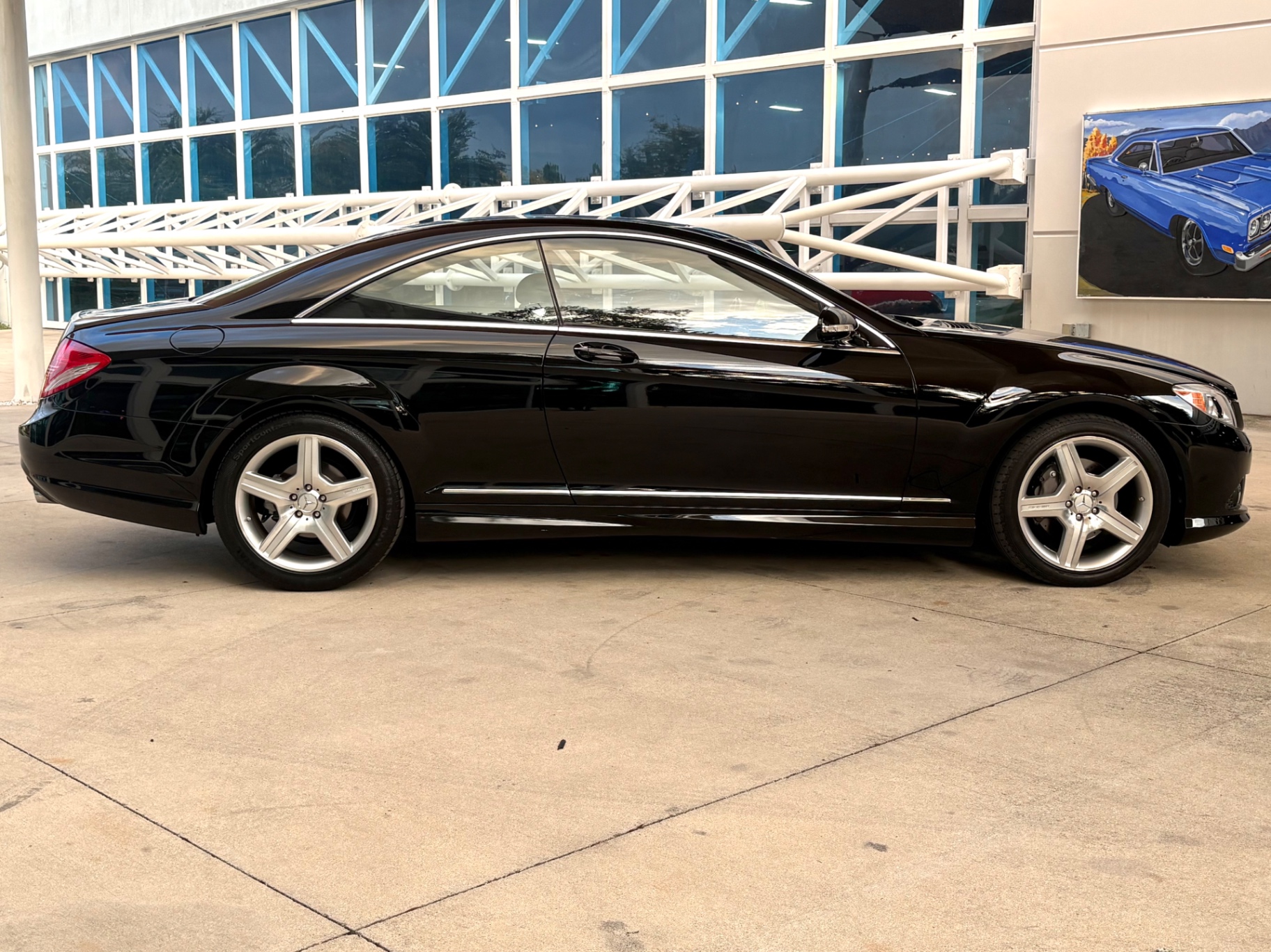 Vehicle photo 5