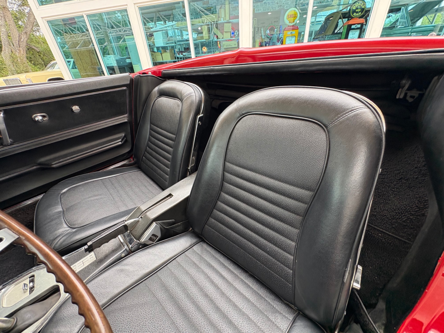Vehicle photo 42