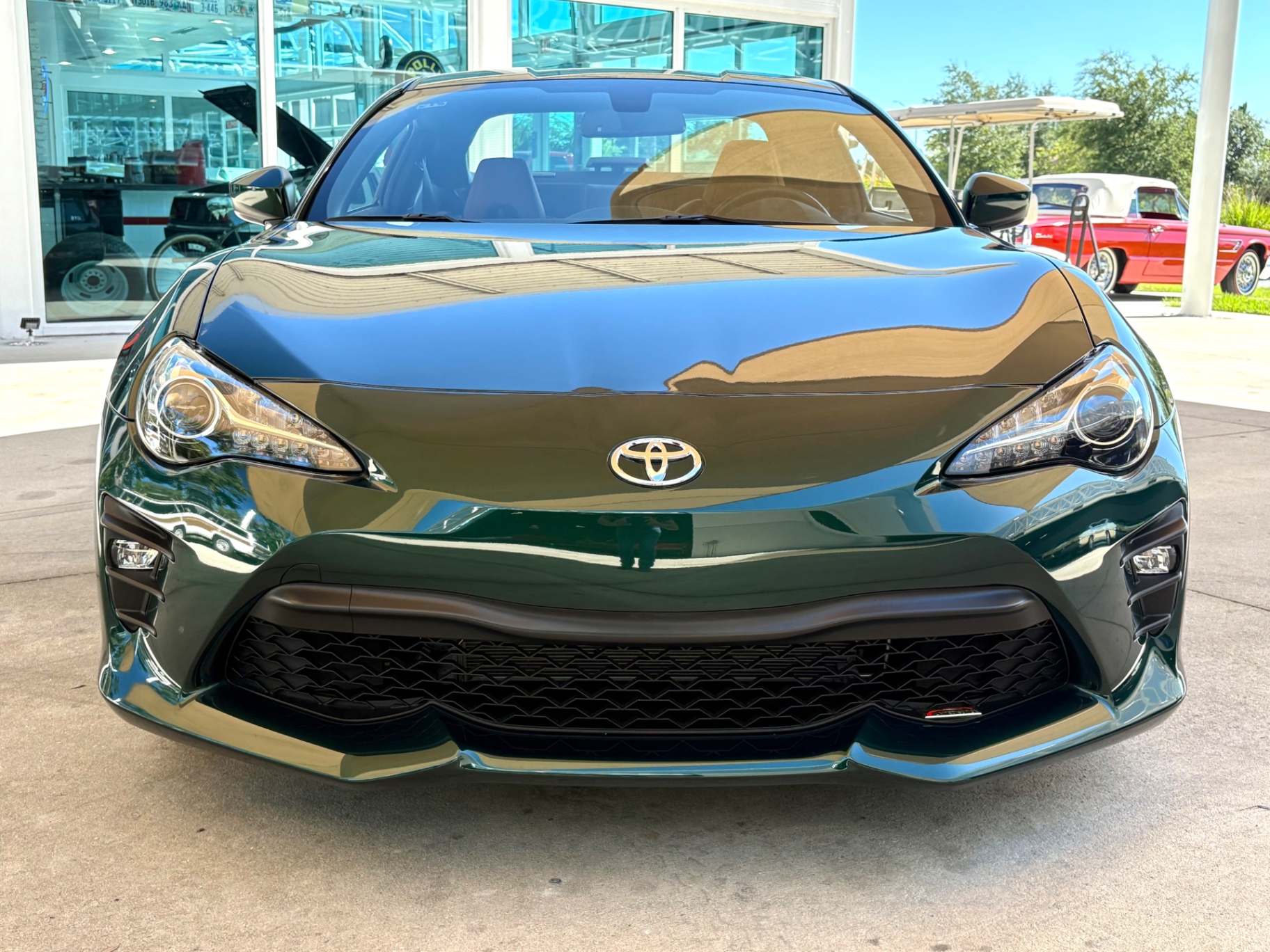 Vehicle photo 2