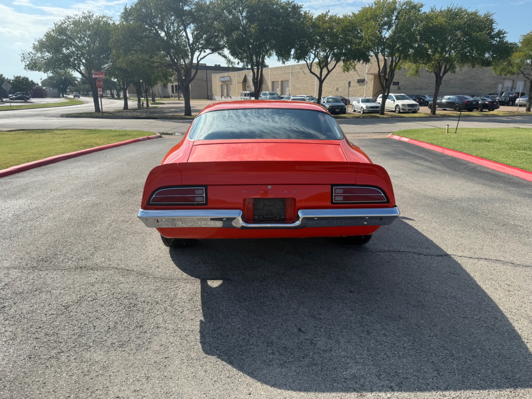 Vehicle photo 7
