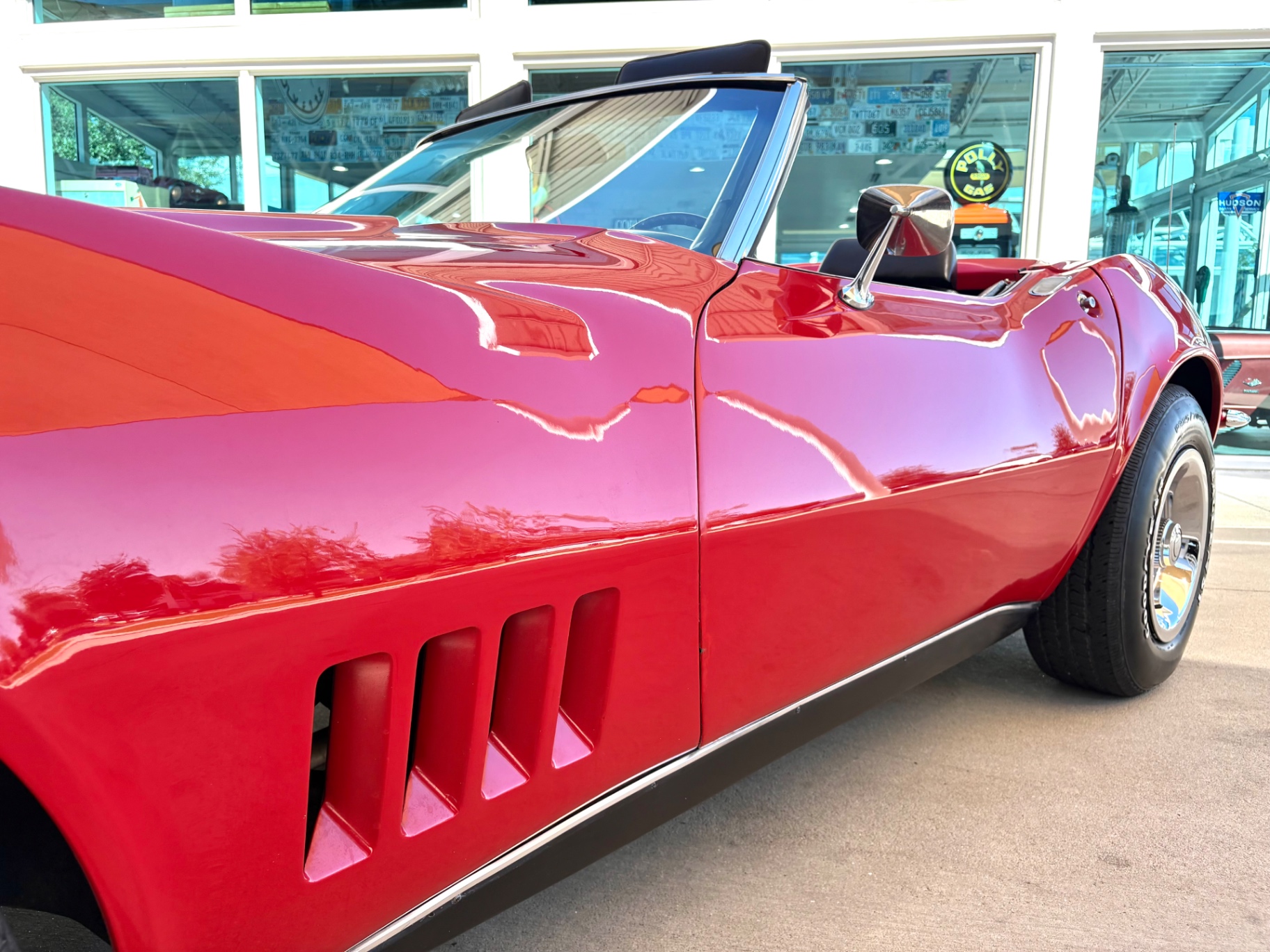 Vehicle photo 12