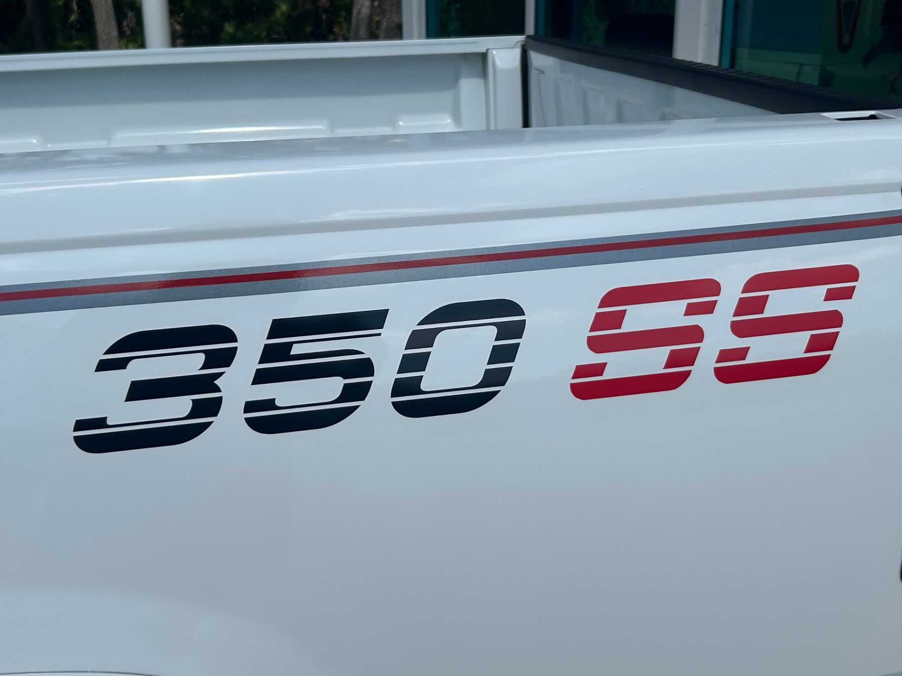 Vehicle photo 14