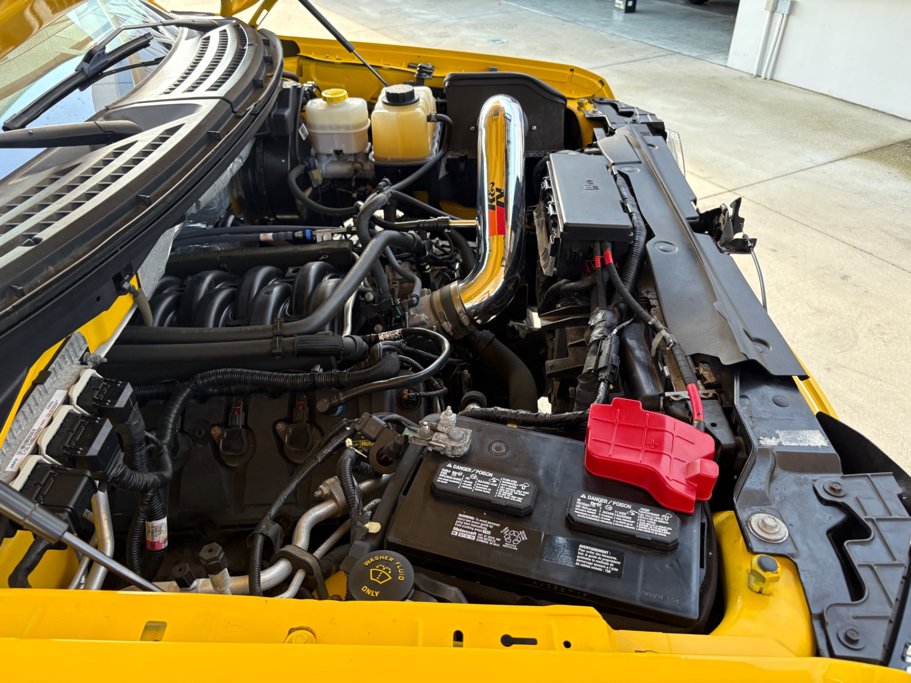 Vehicle photo 26
