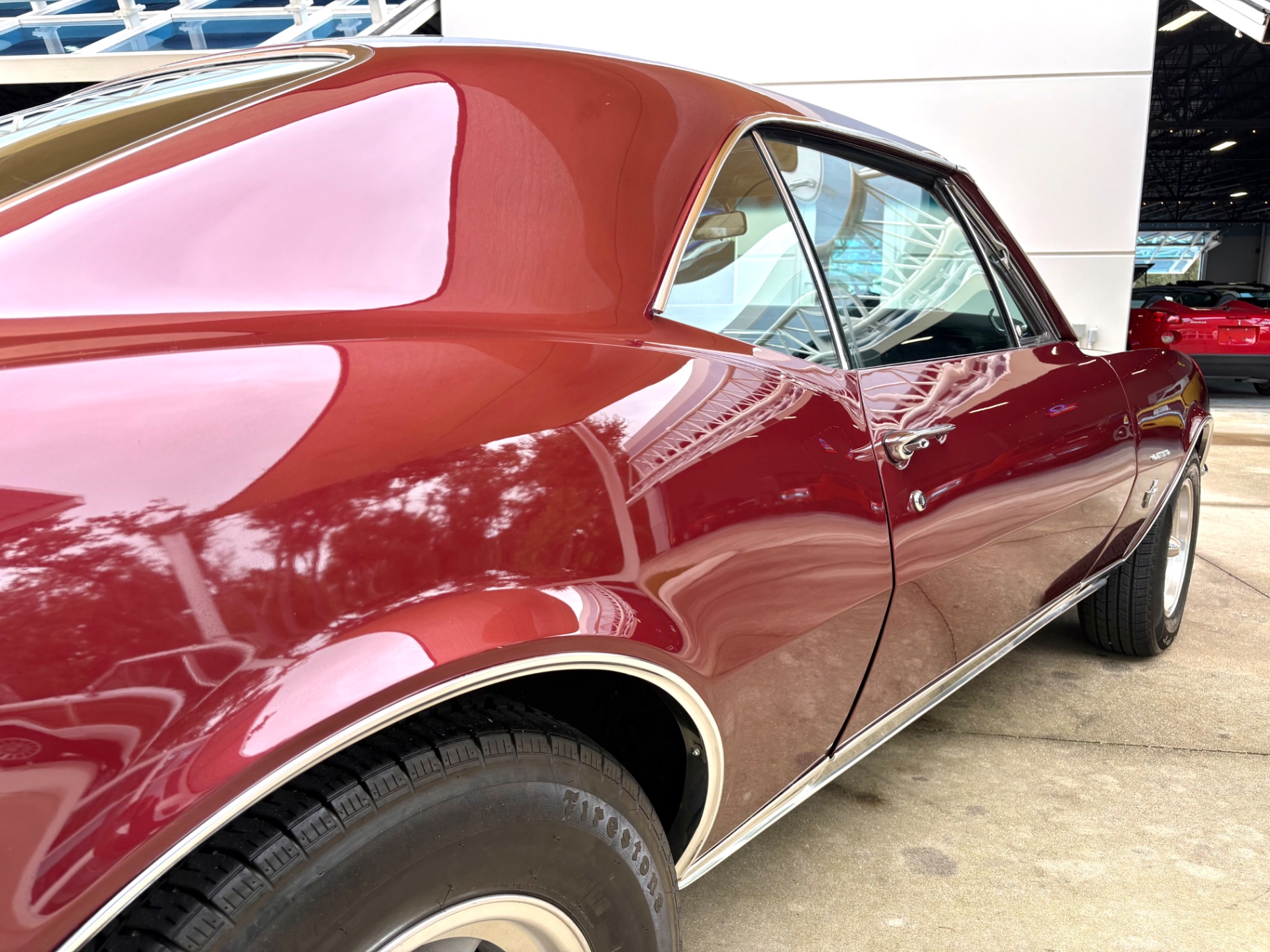 Vehicle photo 16