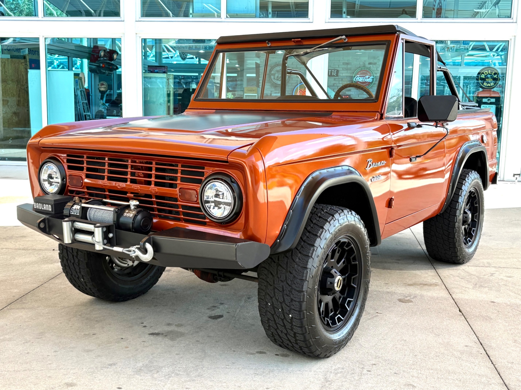 Vehicle photo 10