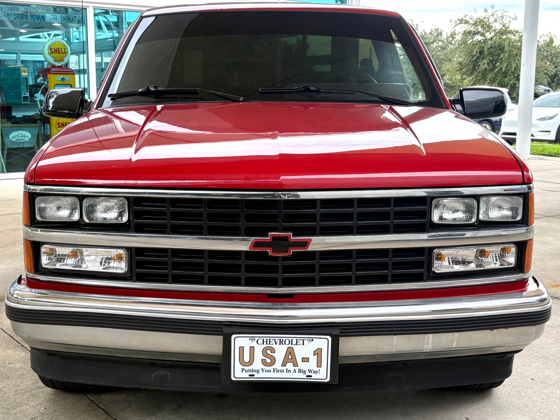 Vehicle photo 2