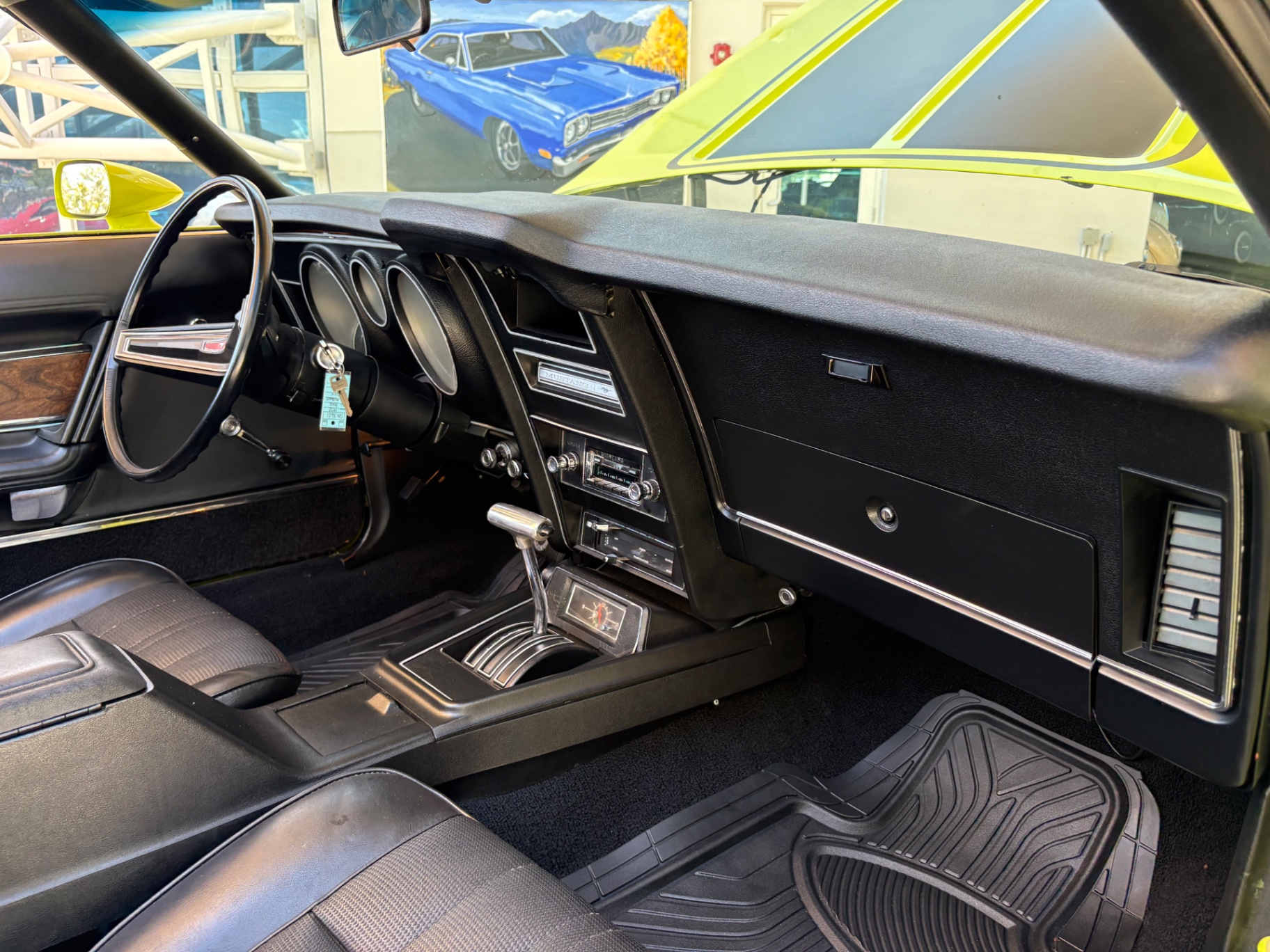 Vehicle photo 45