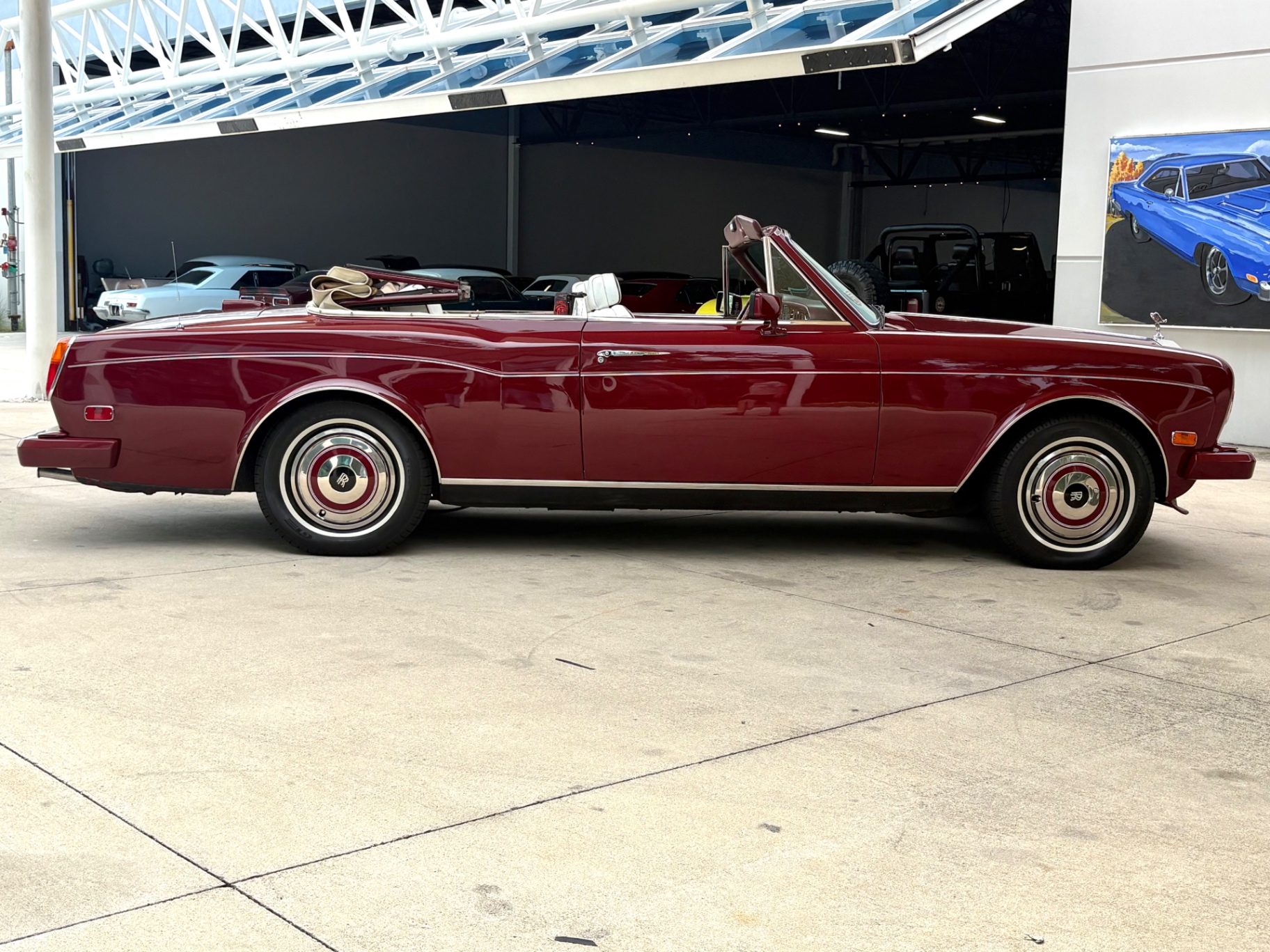Vehicle photo 5