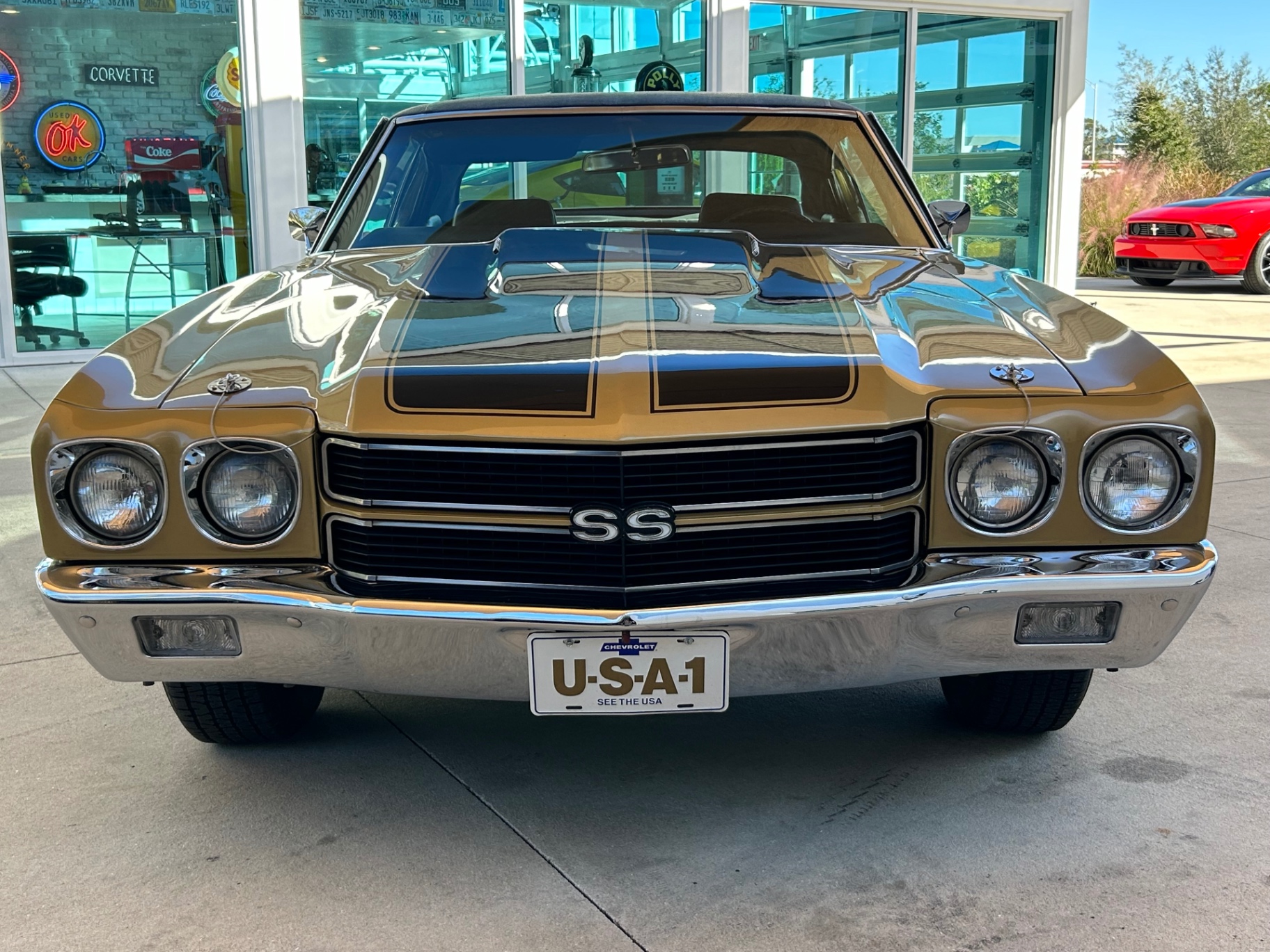 Vehicle photo 2