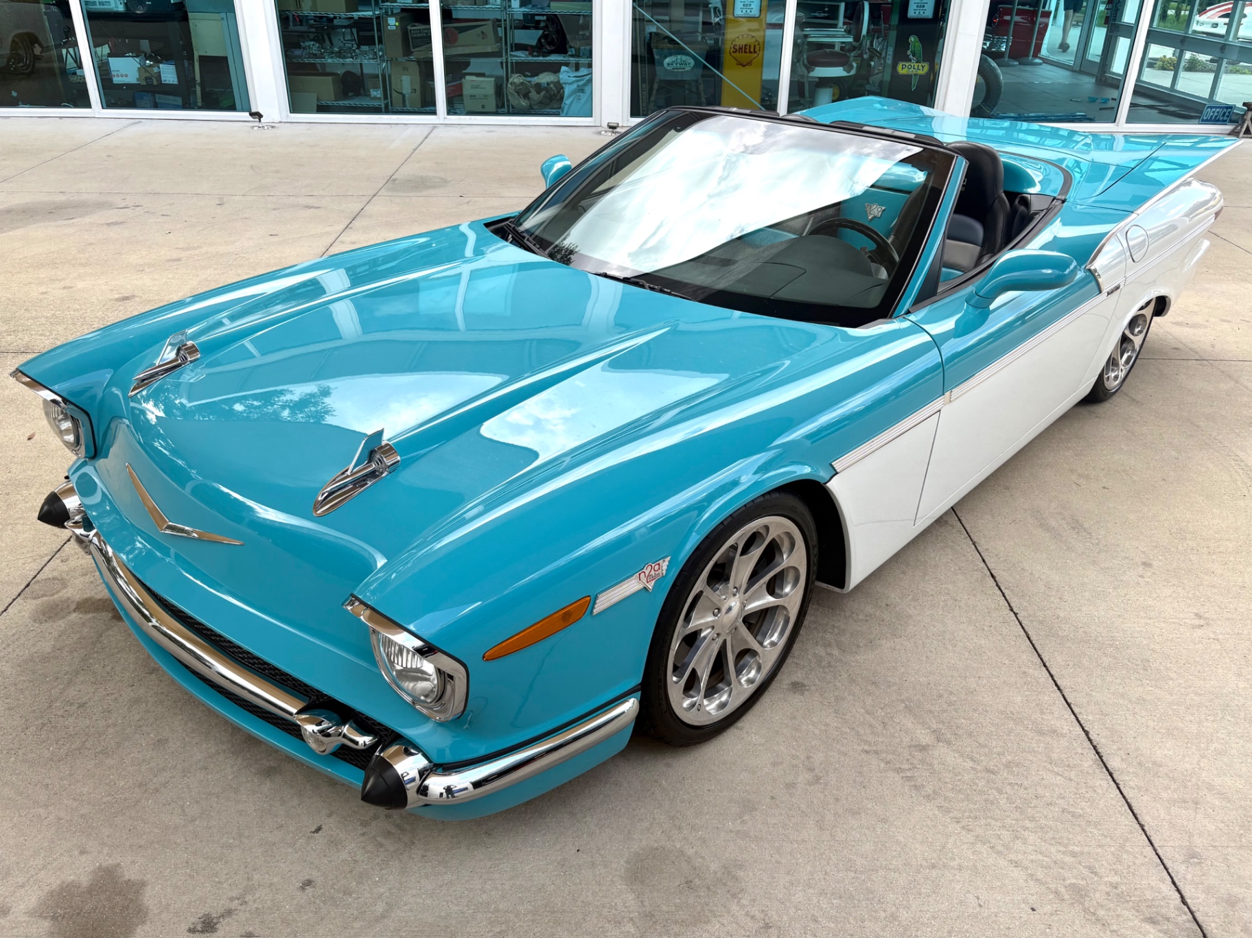 Vehicle photo 20