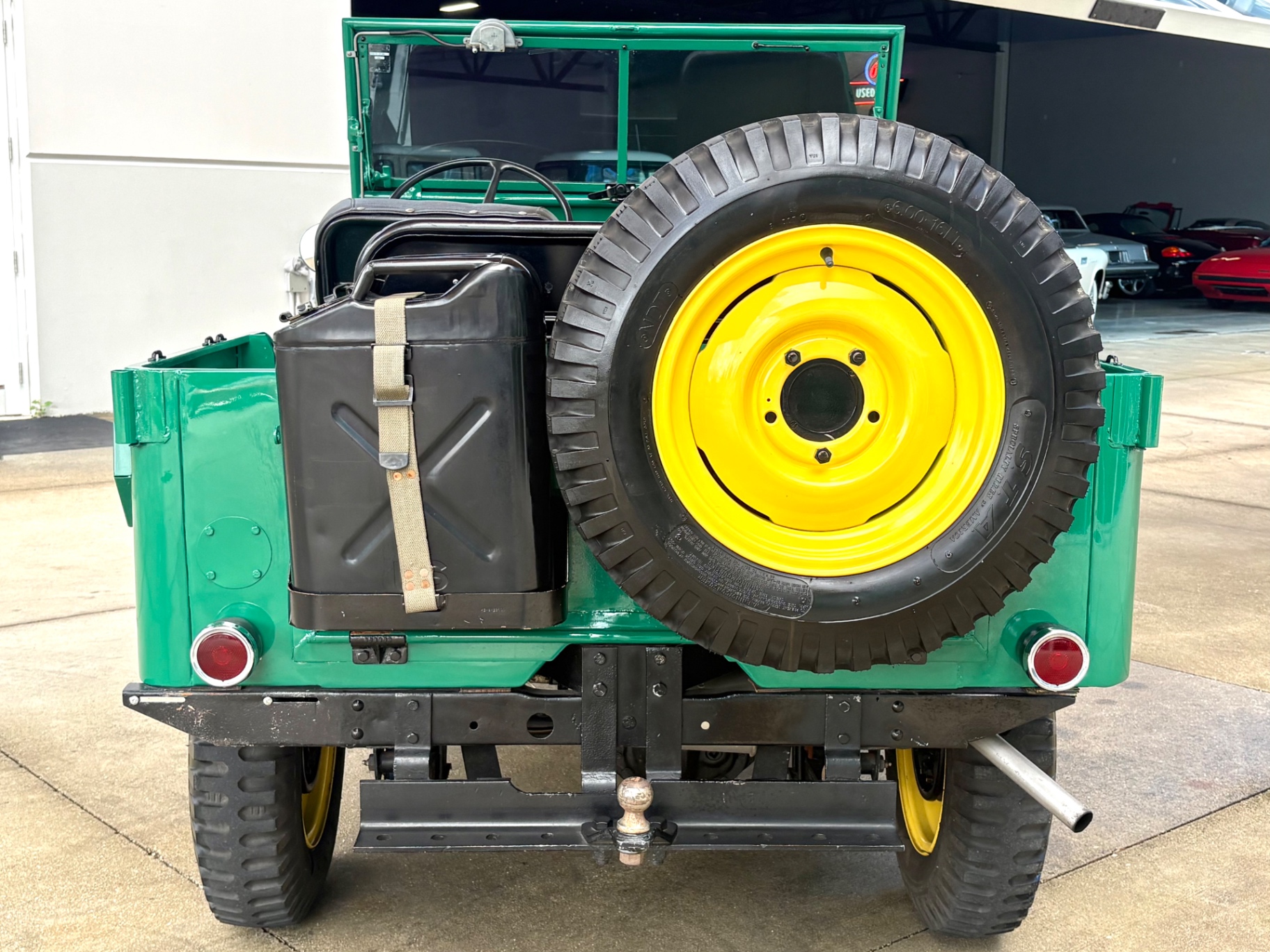 Vehicle photo 7