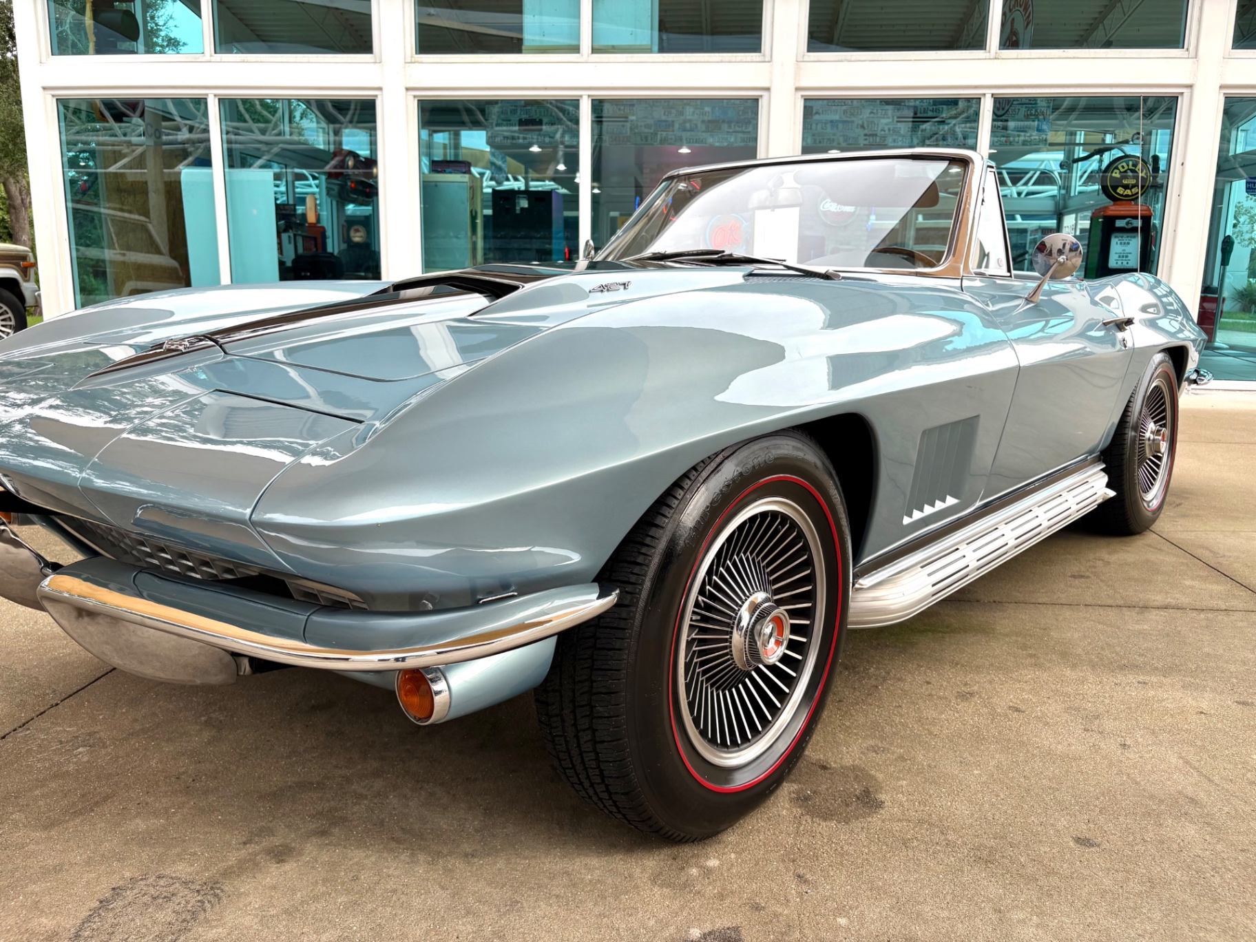 Vehicle photo 11