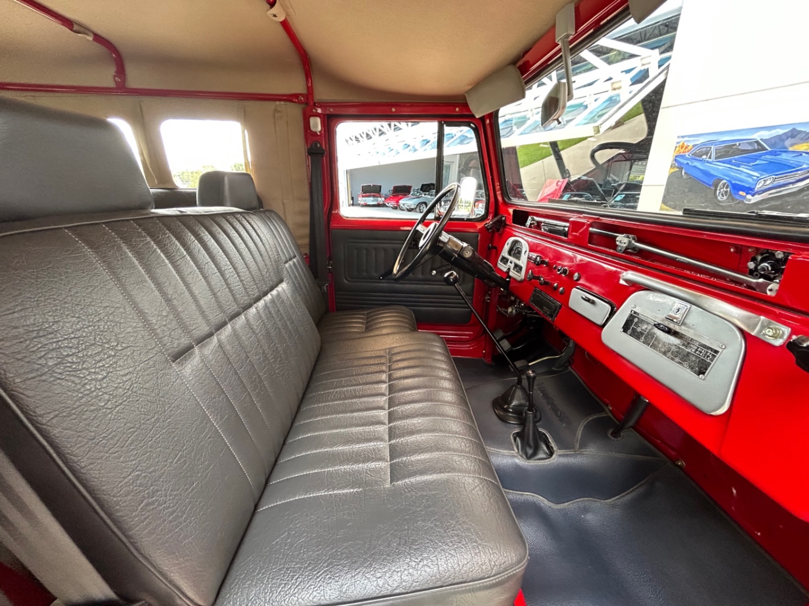 Vehicle photo 38