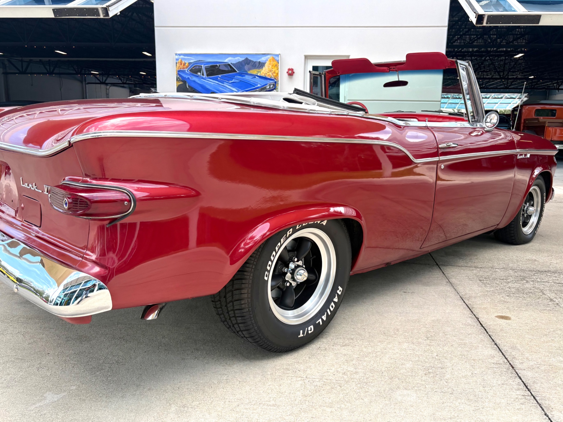 Vehicle photo 16
