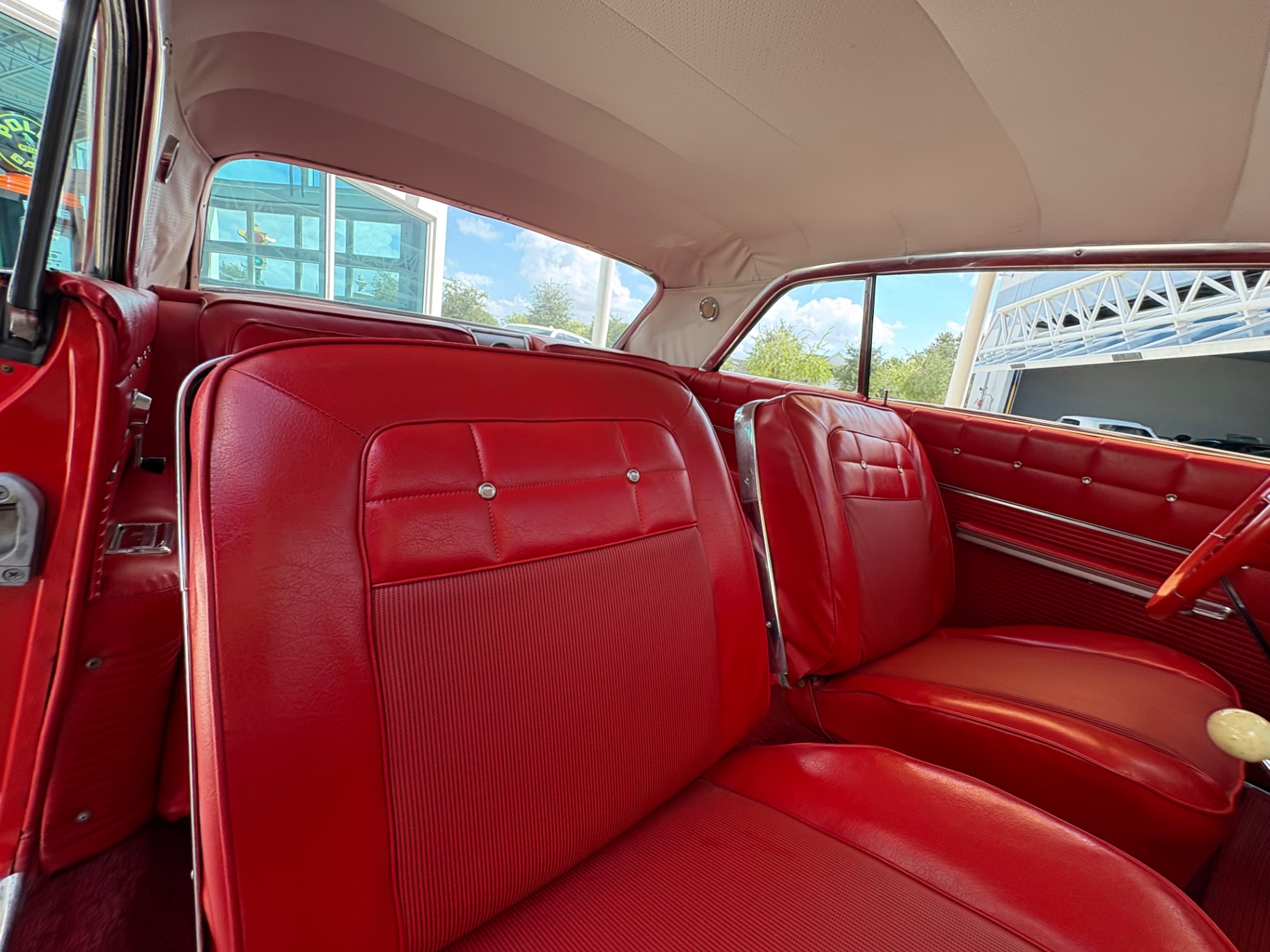 Vehicle photo 41