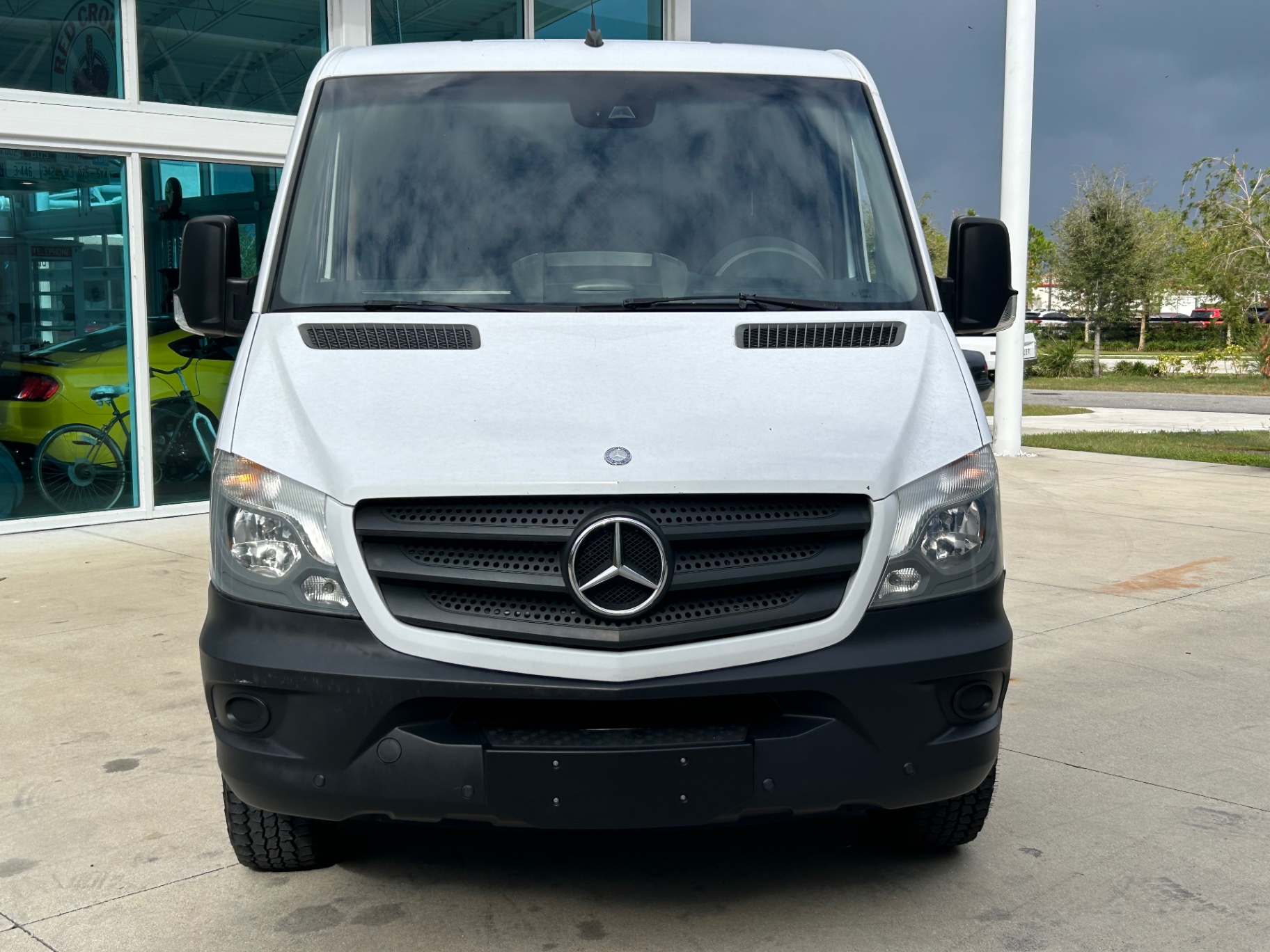 2016 Mercedes-Benz Sprinter WORKER null photo 2