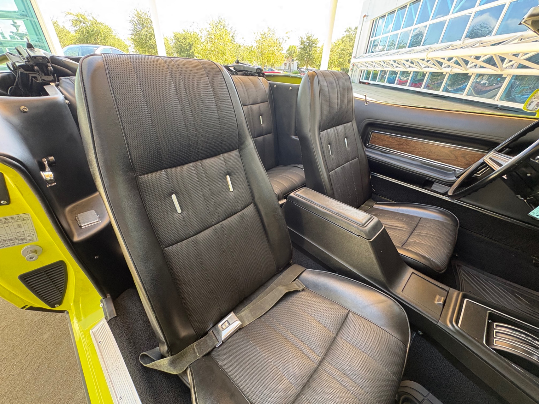 Vehicle photo 47