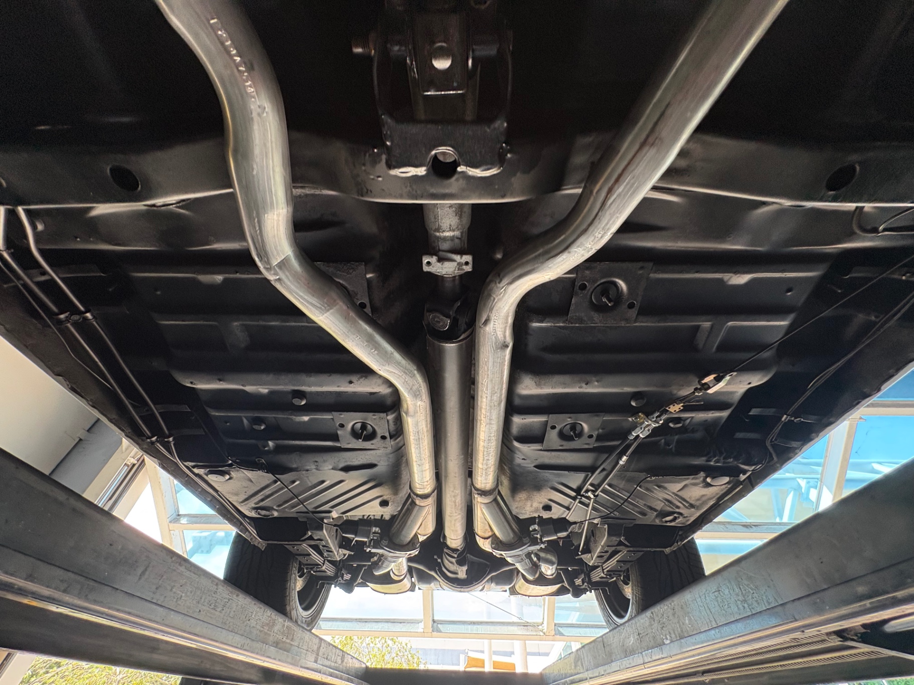 Vehicle photo 59