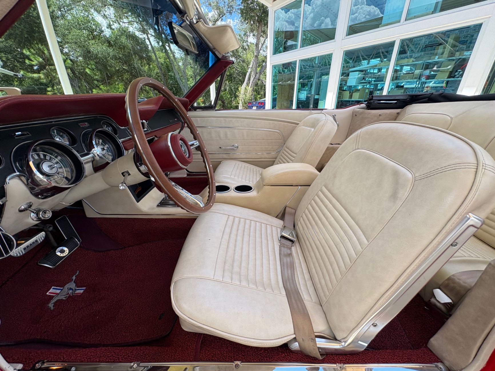 Vehicle photo 38