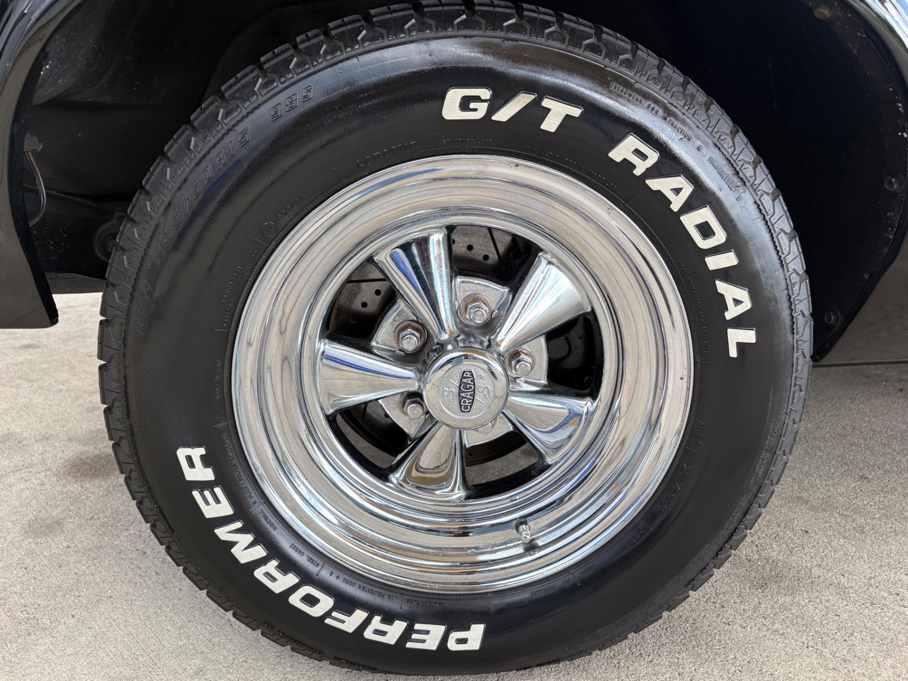 Vehicle photo 23