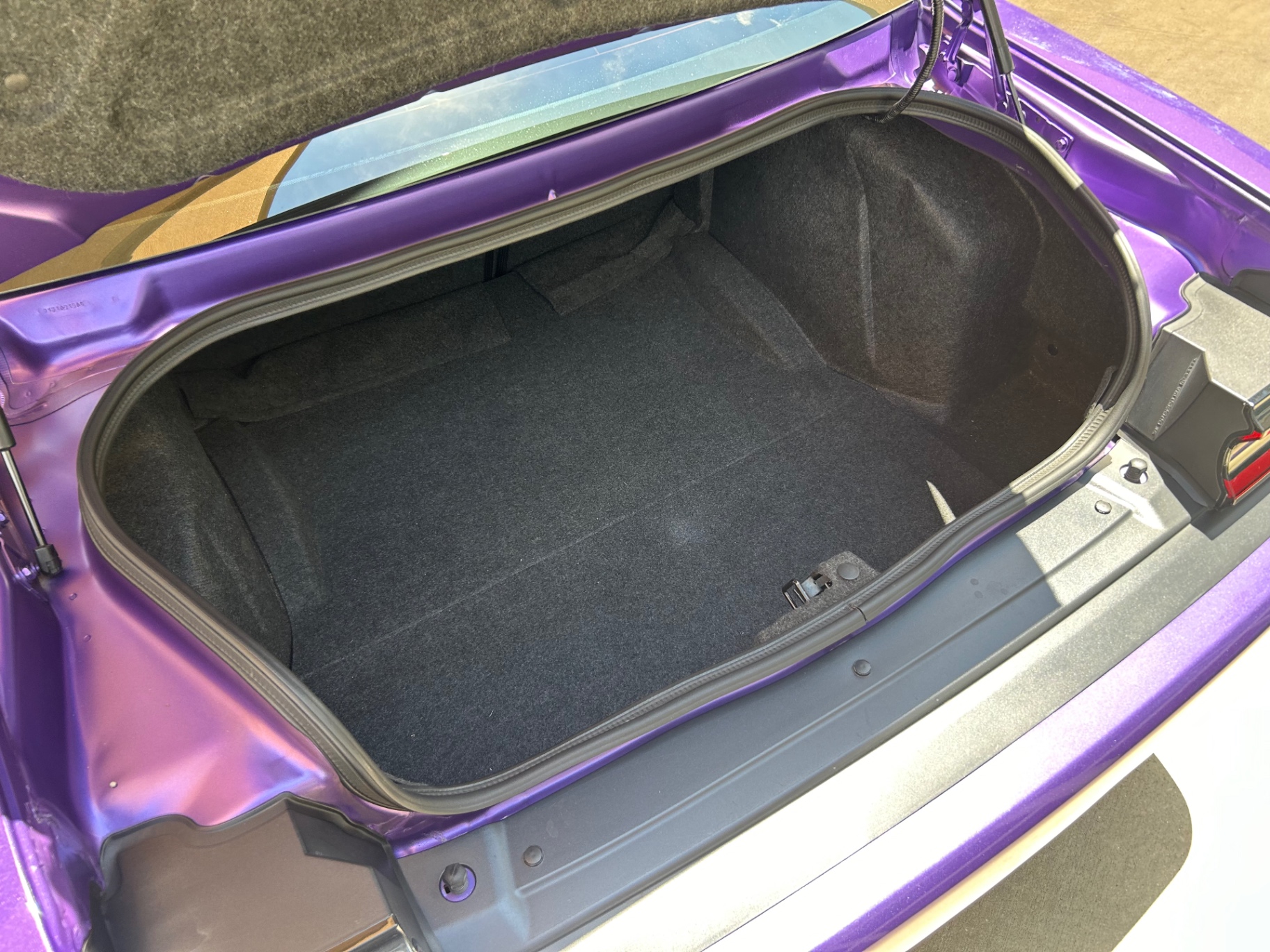 Vehicle photo 9