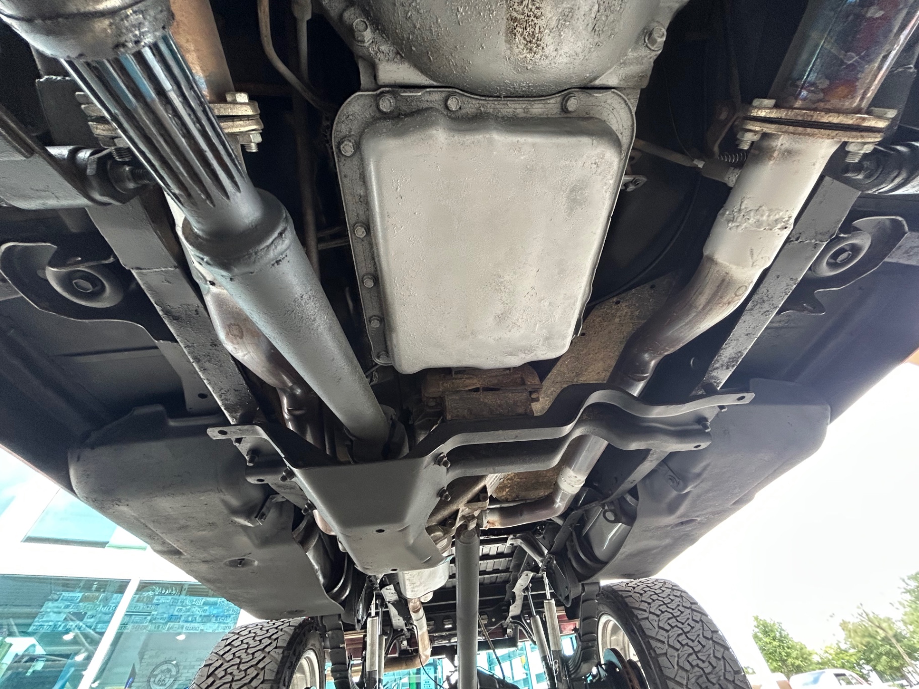 Vehicle photo 46