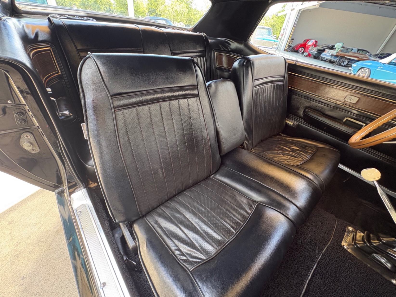 Vehicle photo 40