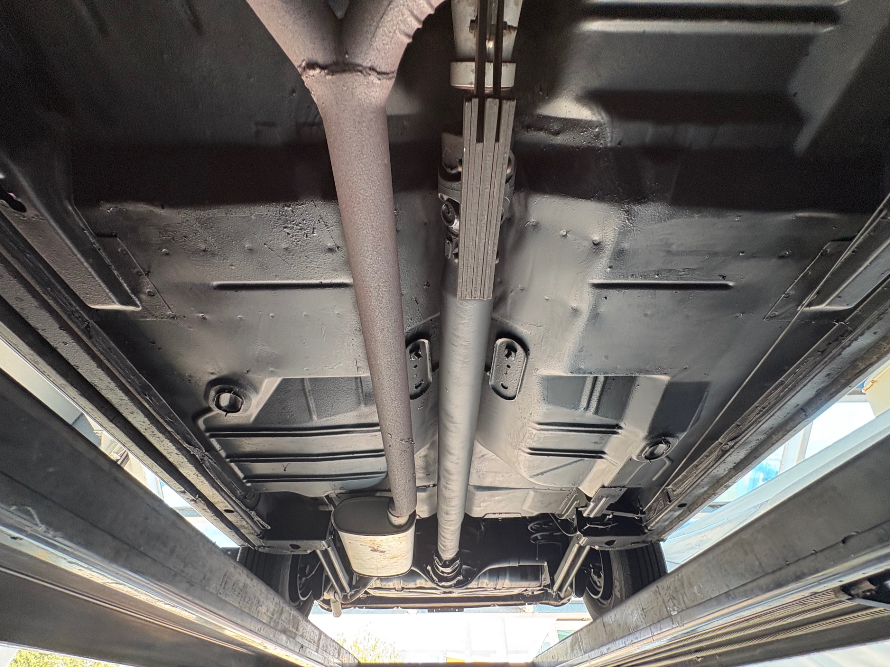 Vehicle photo 57